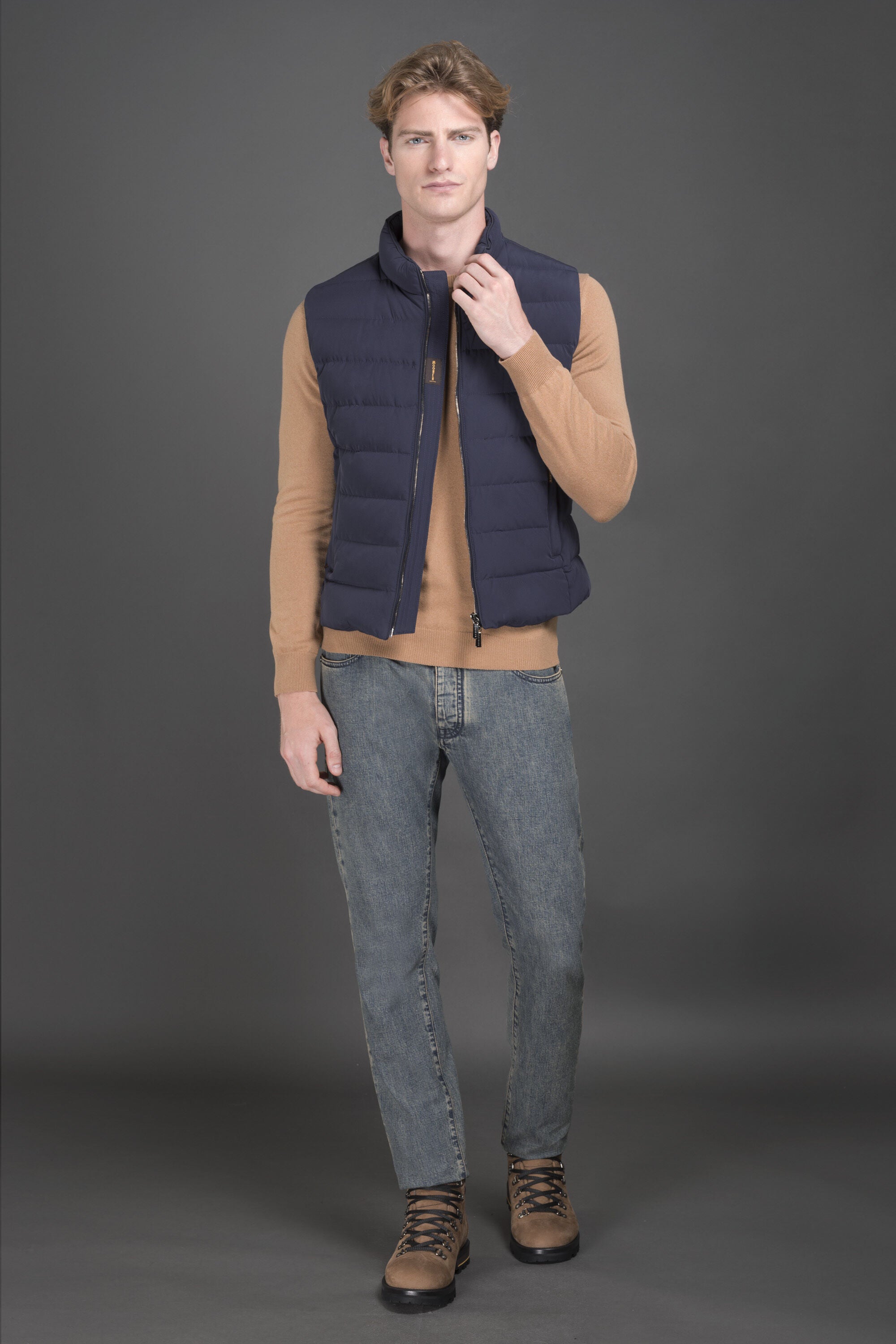 https://www.moorer.clothing/dw/image/v2/AAGA_PRD/on/demandware.static/-/Sites-41/default/dw3505909c/images/zoom/MOUGL200004TEPA009_U0444_2.jpg