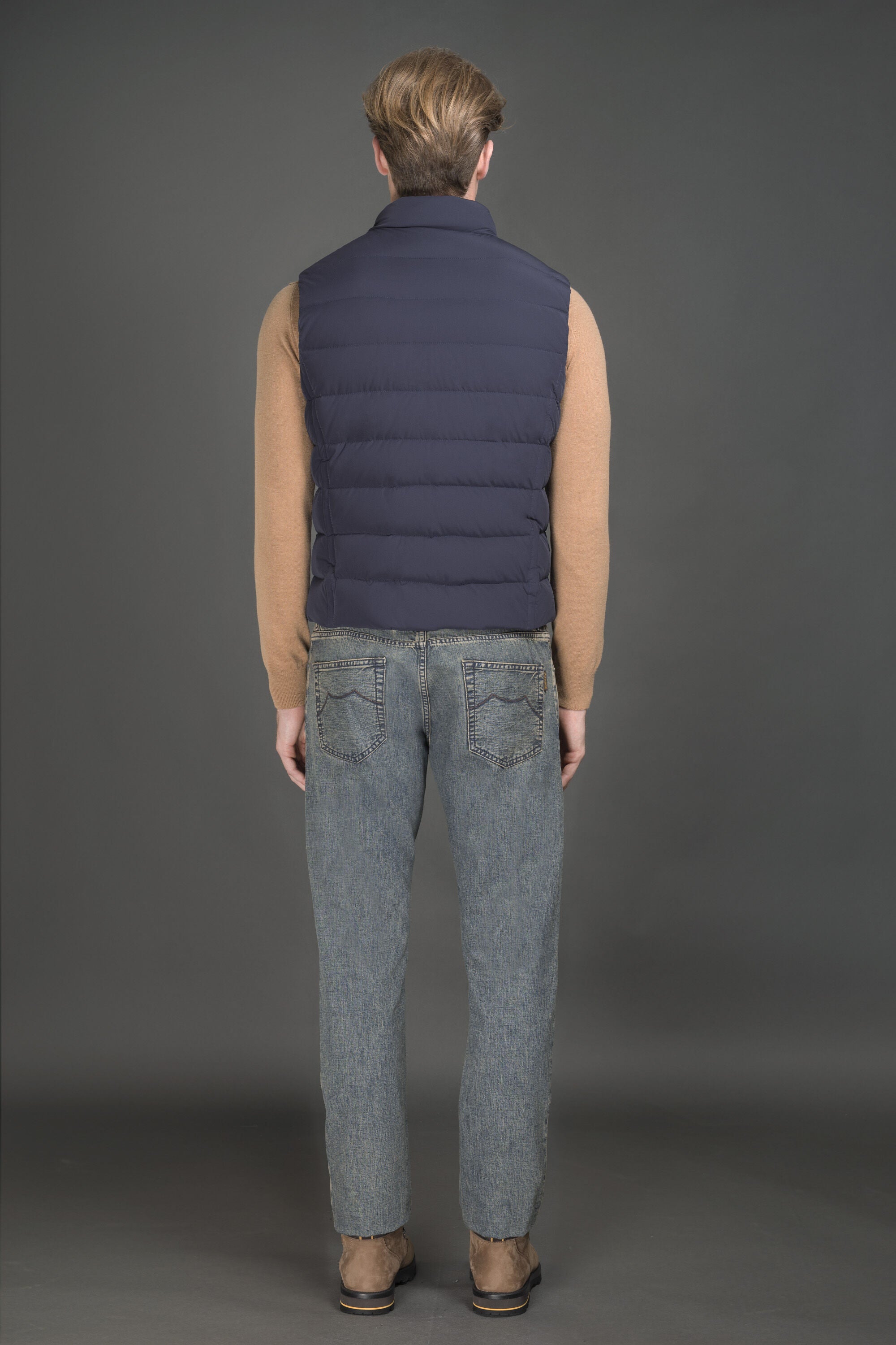 https://www.moorer.clothing/dw/image/v2/AAGA_PRD/on/demandware.static/-/Sites-41/default/dwef309c55/images/zoom/MOUGL200004TEPA009_U0444_3.jpg