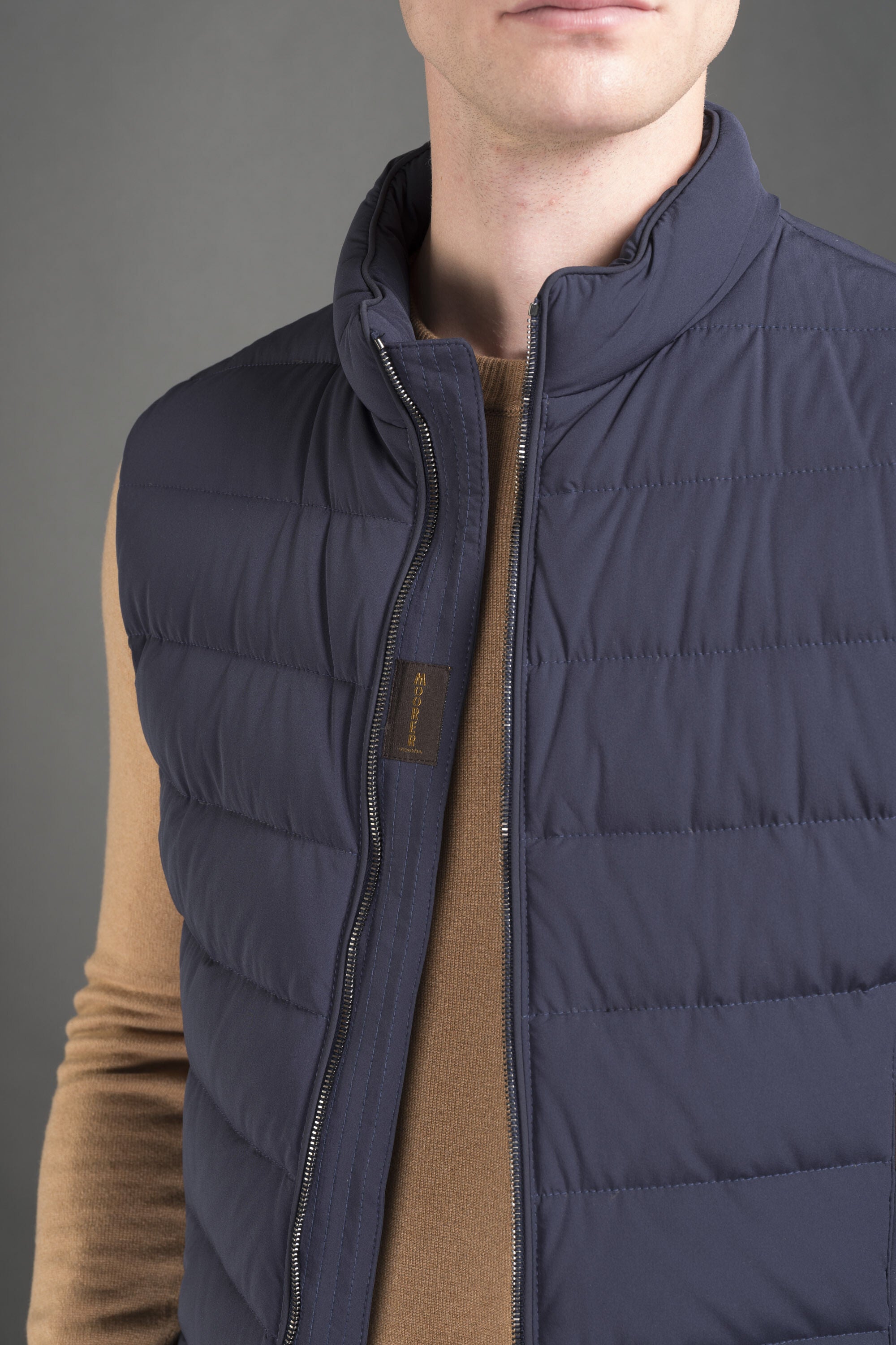 https://www.moorer.clothing/dw/image/v2/AAGA_PRD/on/demandware.static/-/Sites-41/default/dw983a009a/images/zoom/MOUGL200004TEPA009_U0444_5.jpg
