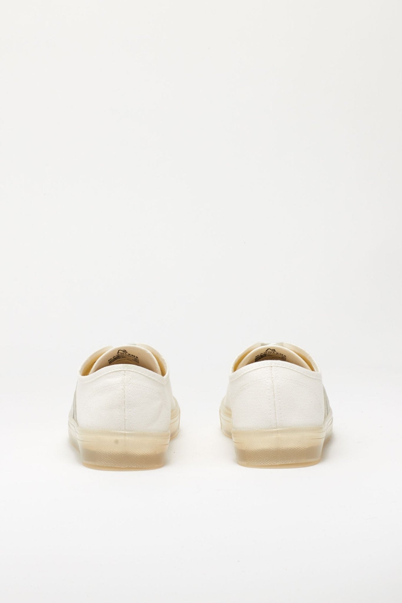 Classic Low Top Sneakers - Magnlens