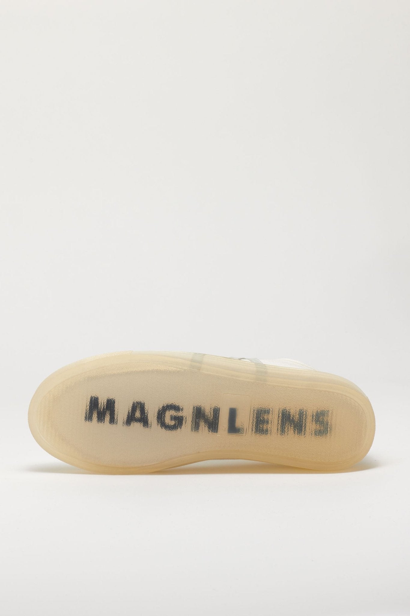 Classic Low Top Sneakers - Magnlens