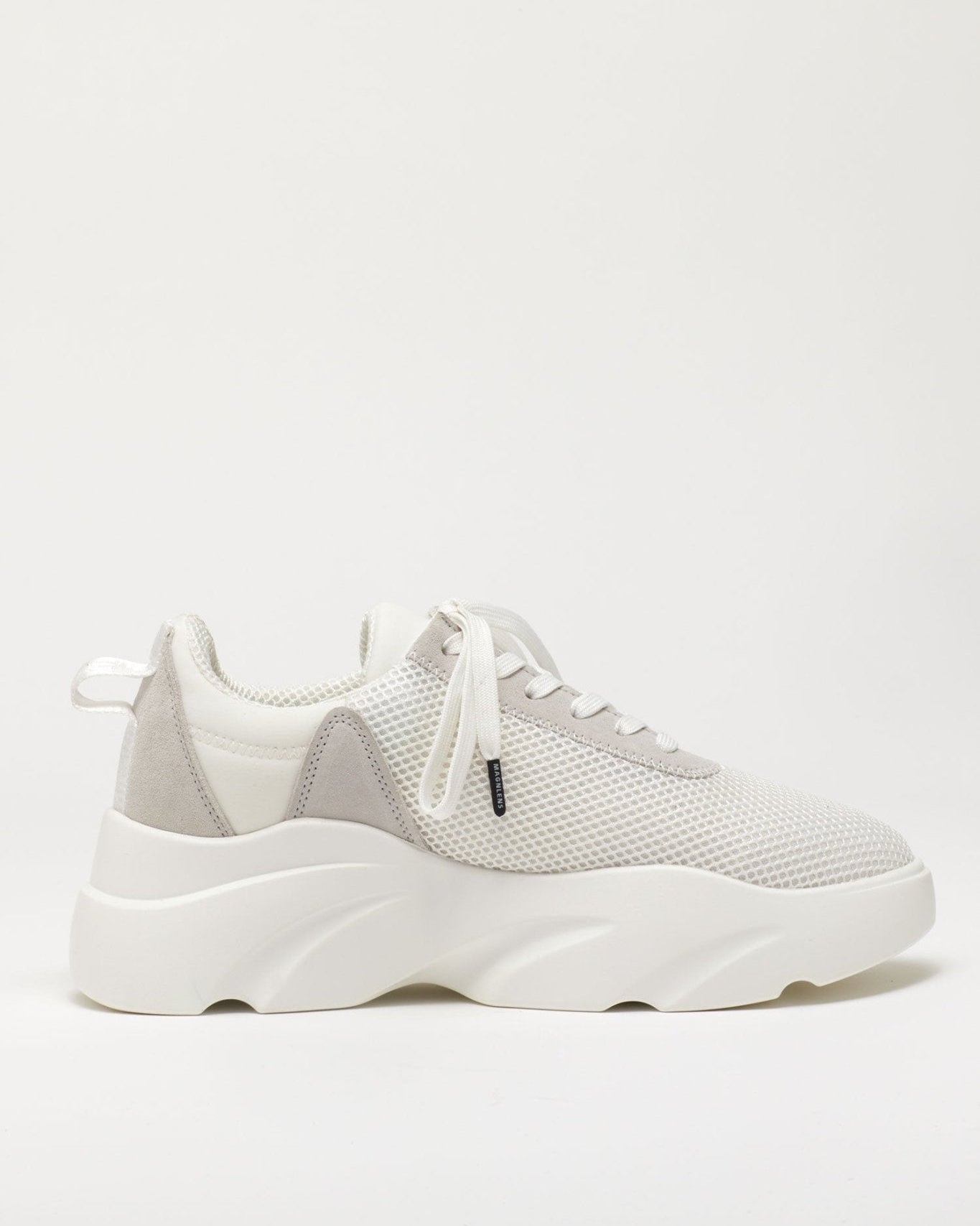Low Top Lace Up Sneakers - Magnlens