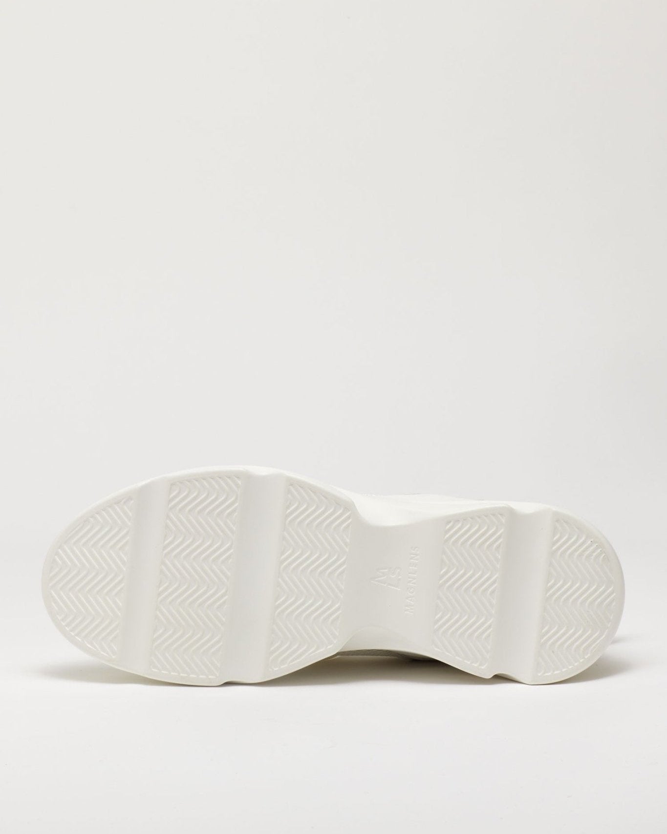 Low Top Lace Up Sneakers - Magnlens