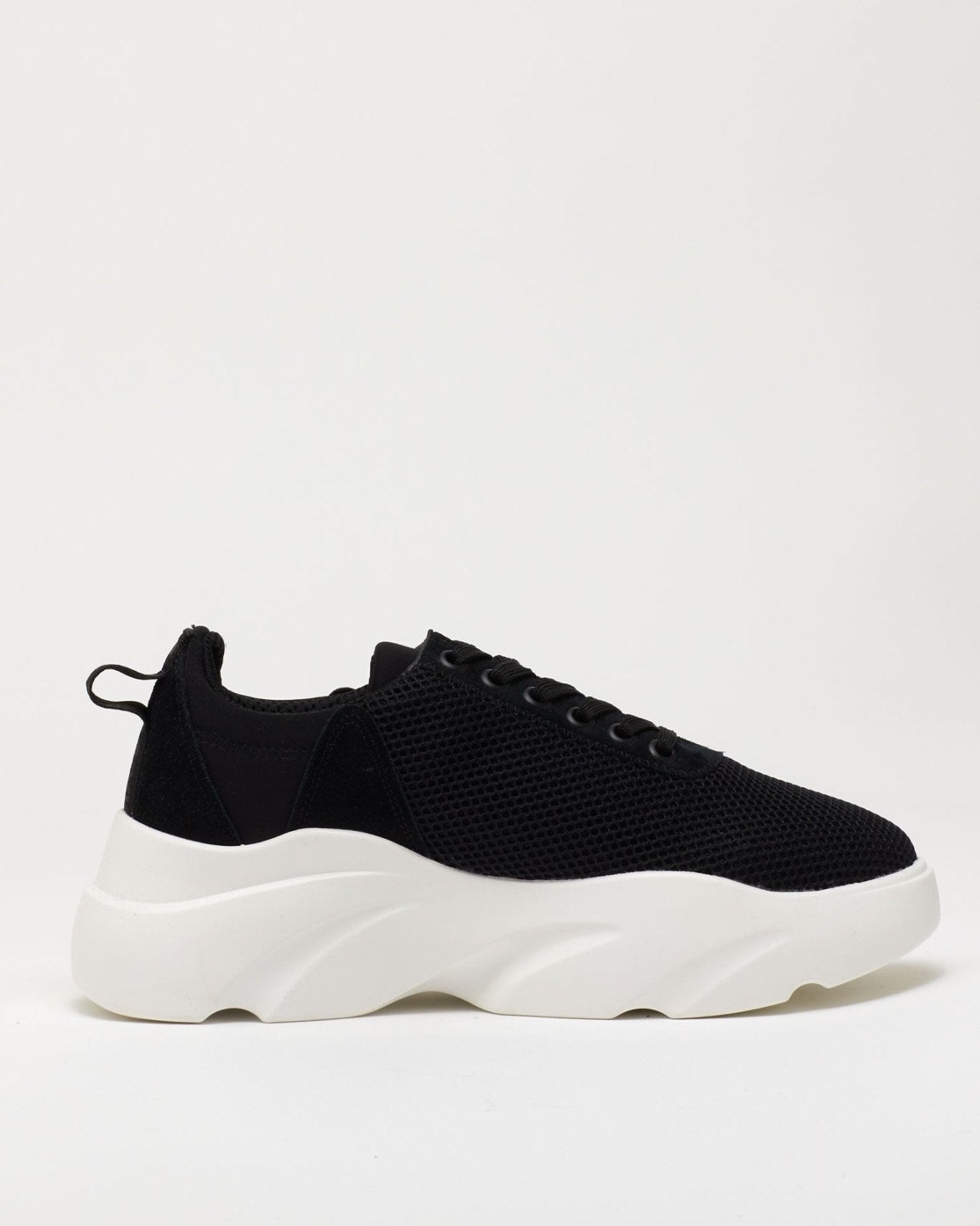 Low Top Lace Up Sneakers - Magnlens