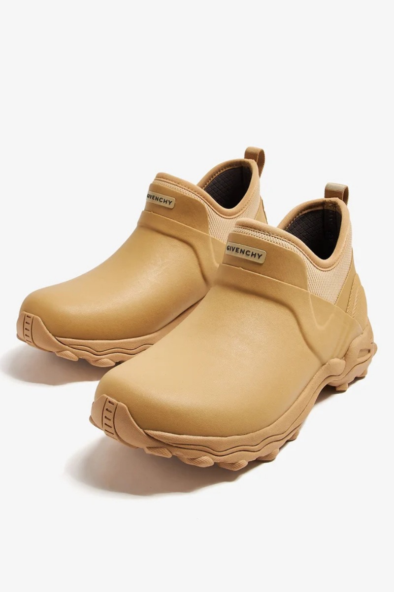 Givenchy Bogs Low Chelsea Boots_Desert