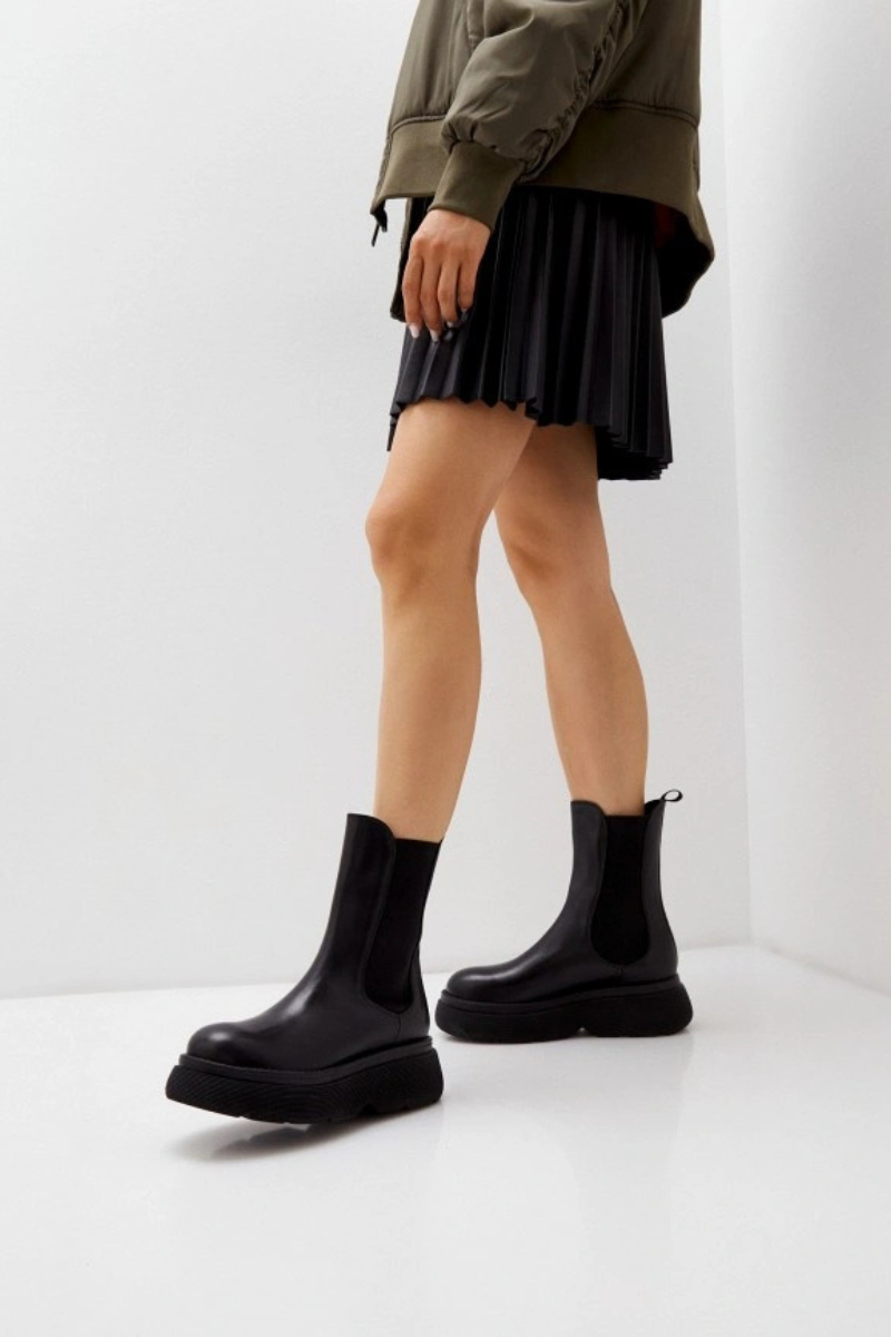 Weekend Leather Platform Ankle Boots