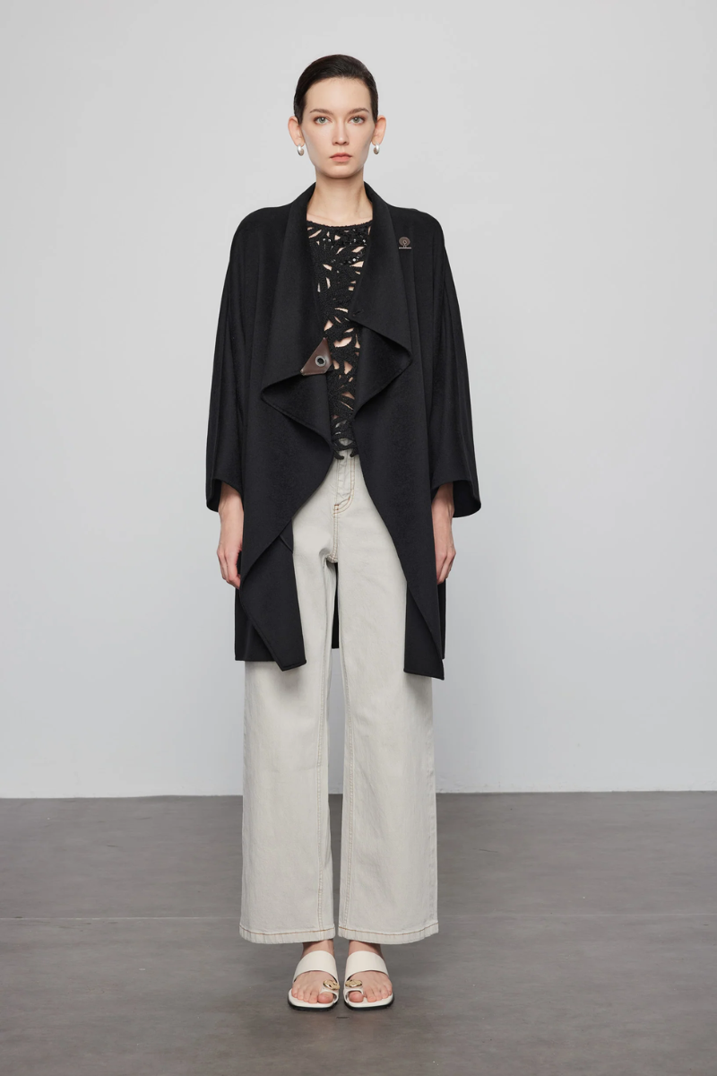 Max Simple 
Featherlight Oversized Coat-Black
