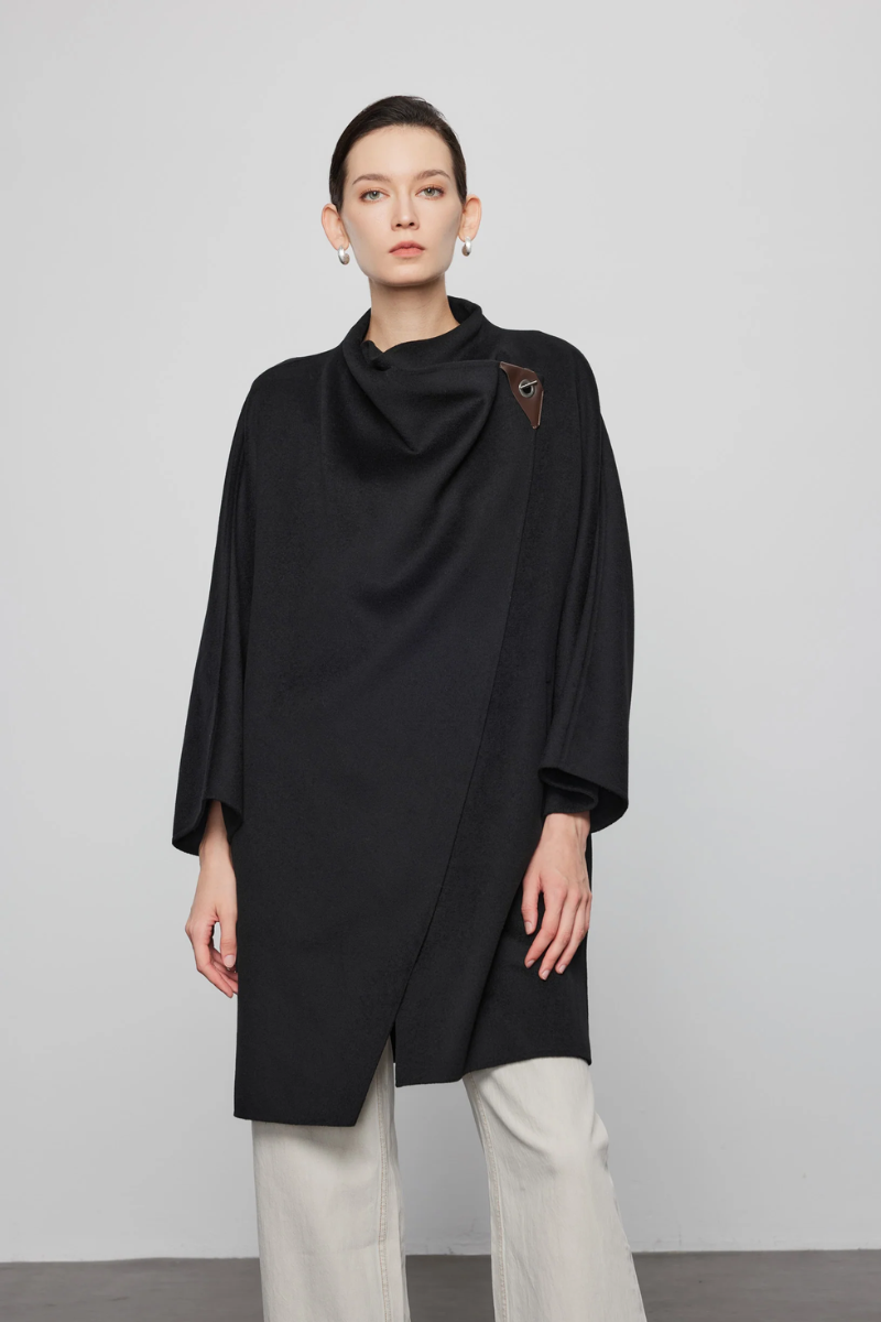 Max Simple 
Featherlight Oversized Coat-Black