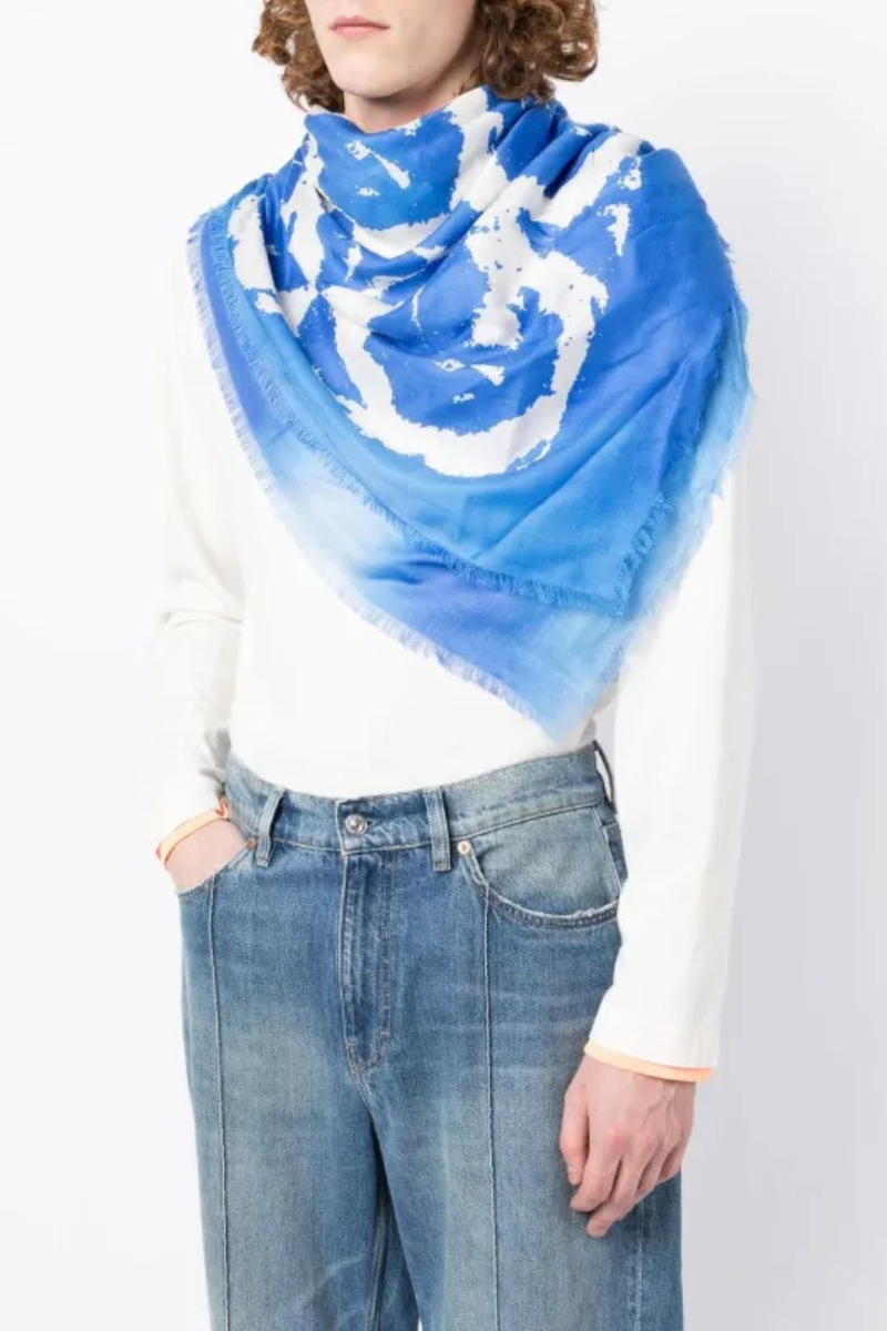 Givenchy Goth Bandana 45x45 Blue/White BP004VP0H2
