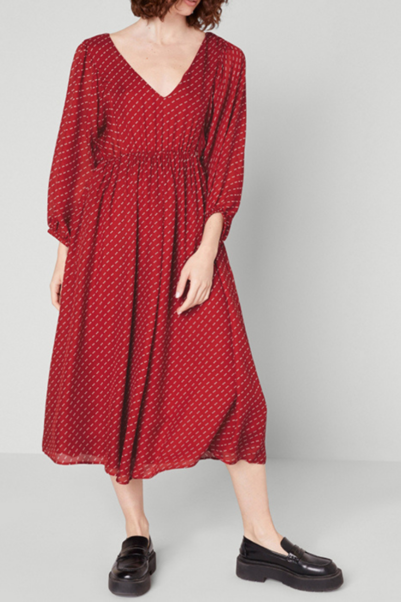 American Vintage Women‘s Viscose Polka Dot Dress ABOO14AH20 in red with polka dots and a v-neckline.