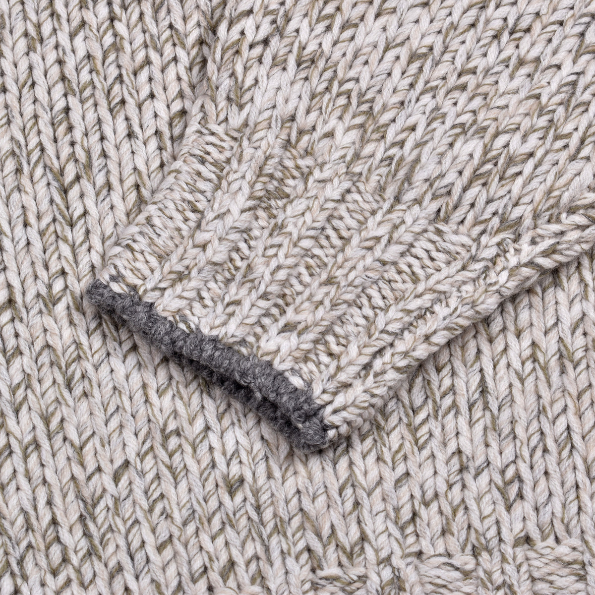 BRUNELLO CUCINELLI MEN'S LIGHT GREY CASHMERE TURTLENECK SWEATER