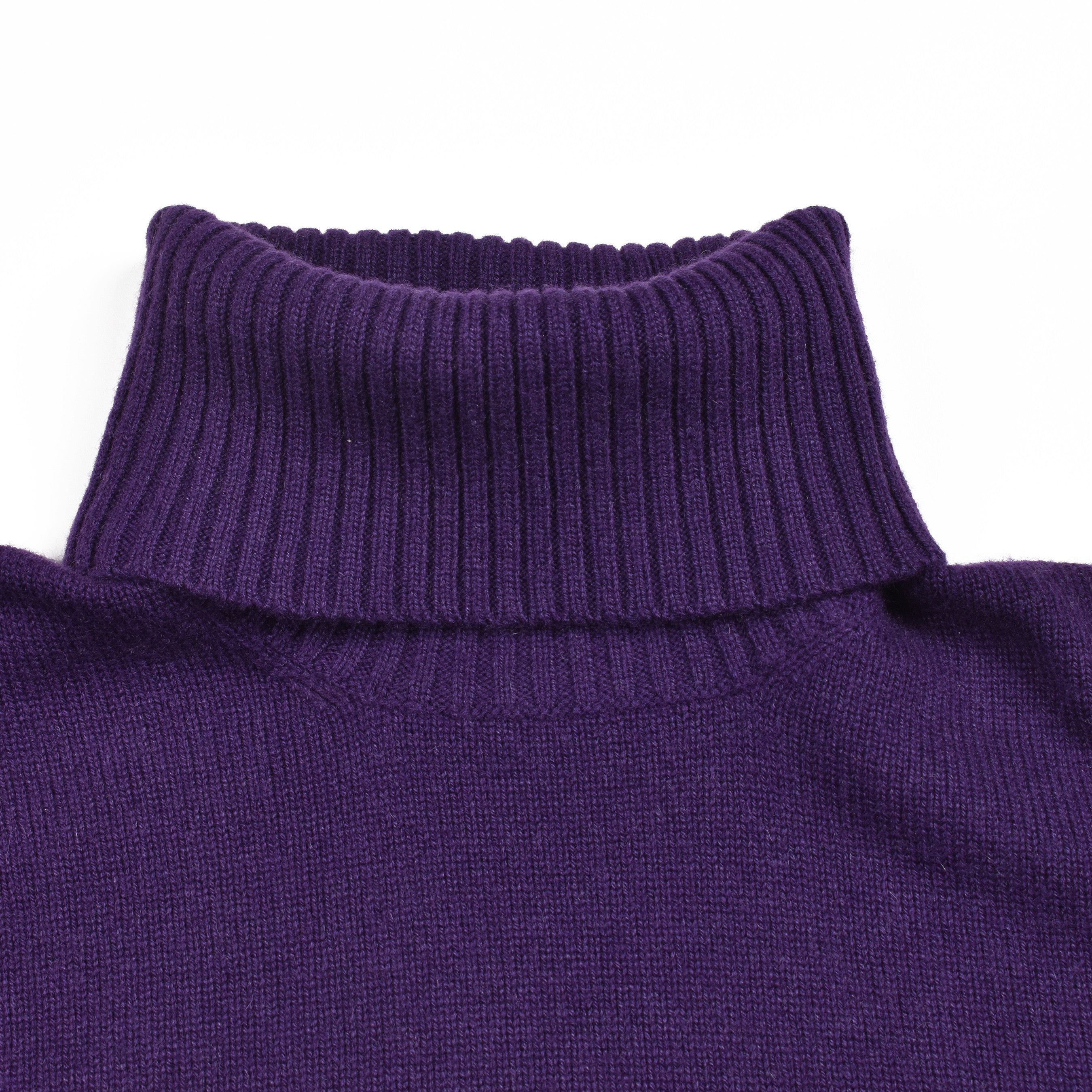BRUNELLO CUCINELLI MEN'S PURPLE CASHMERE TURTLENECK SWEATER