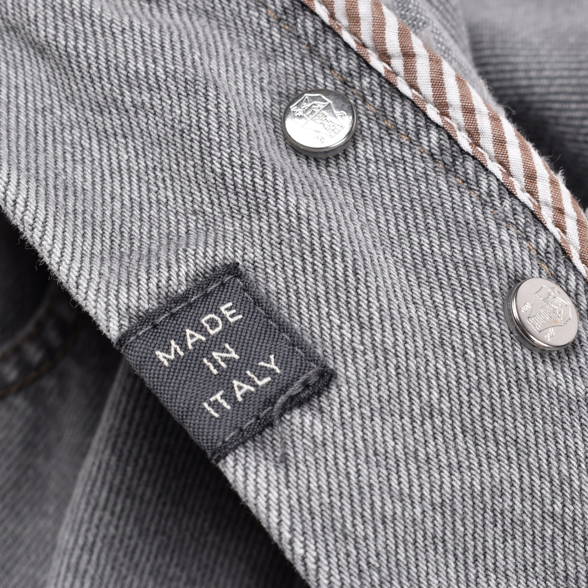 BRUNELLO CUCINELLI MEN'S LIGHT GREY DENIM TROUSERS
