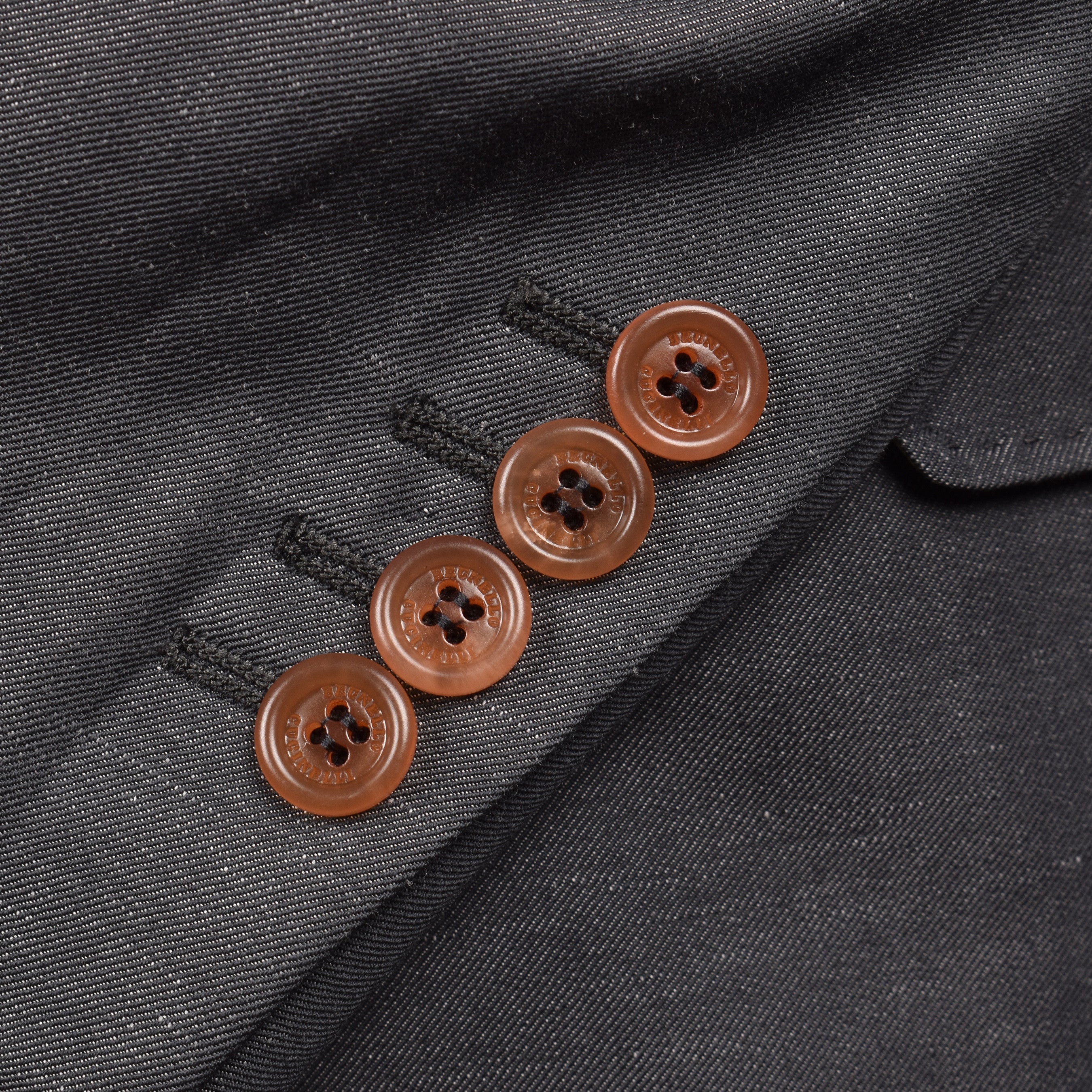 BRUNELLO CUCINELLI MEN'S DARK GREY WOOL LINEN SUIT