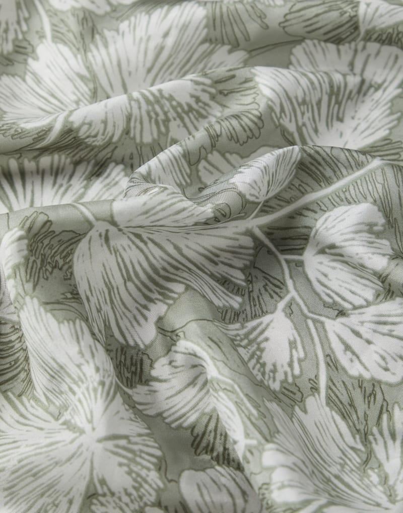 BRUNELLO CUCINELLI WOMEN'S GREEN SILK FLORAL NECK WRAP