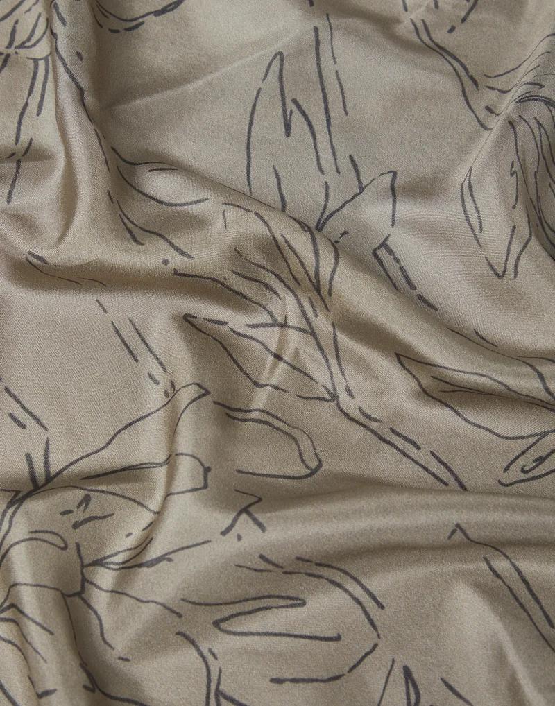 BRUNELLO CUCINELLI WOMEN'S KHAKI SILK FLORAL NECK WRAP