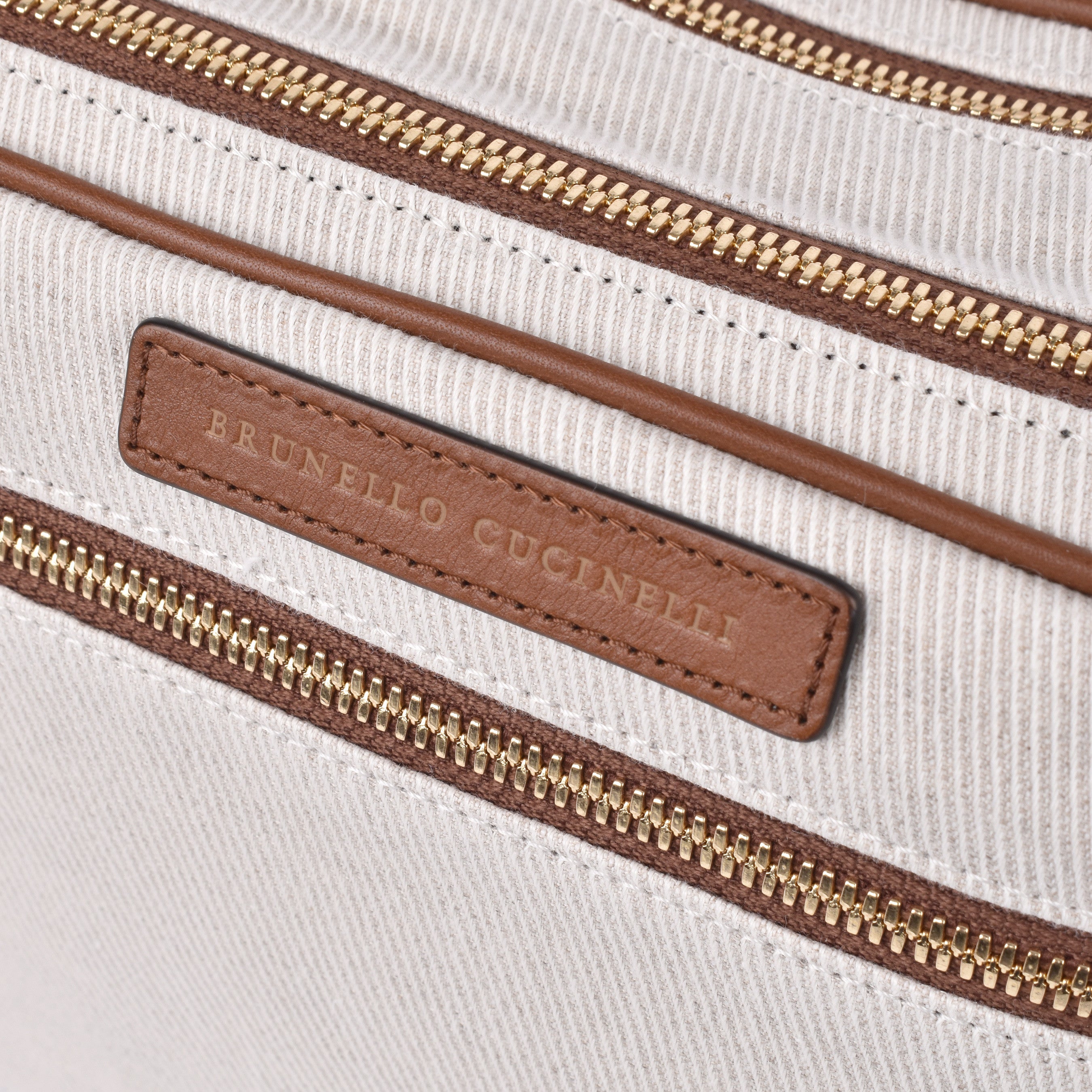 BRUNELLO CUCINELLI MEN'S NATURAL COGNAC LINEN TRAVEL CASE
