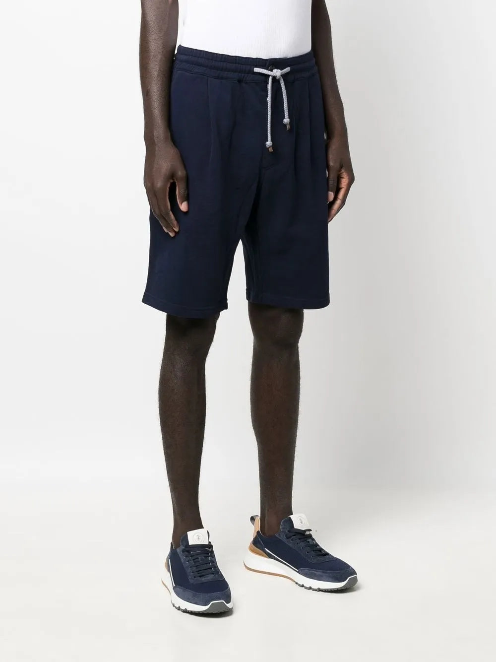 BRUNELLO CUCINELLI MEN'S NAVY DRAWSTRING TAILORED SHORTS