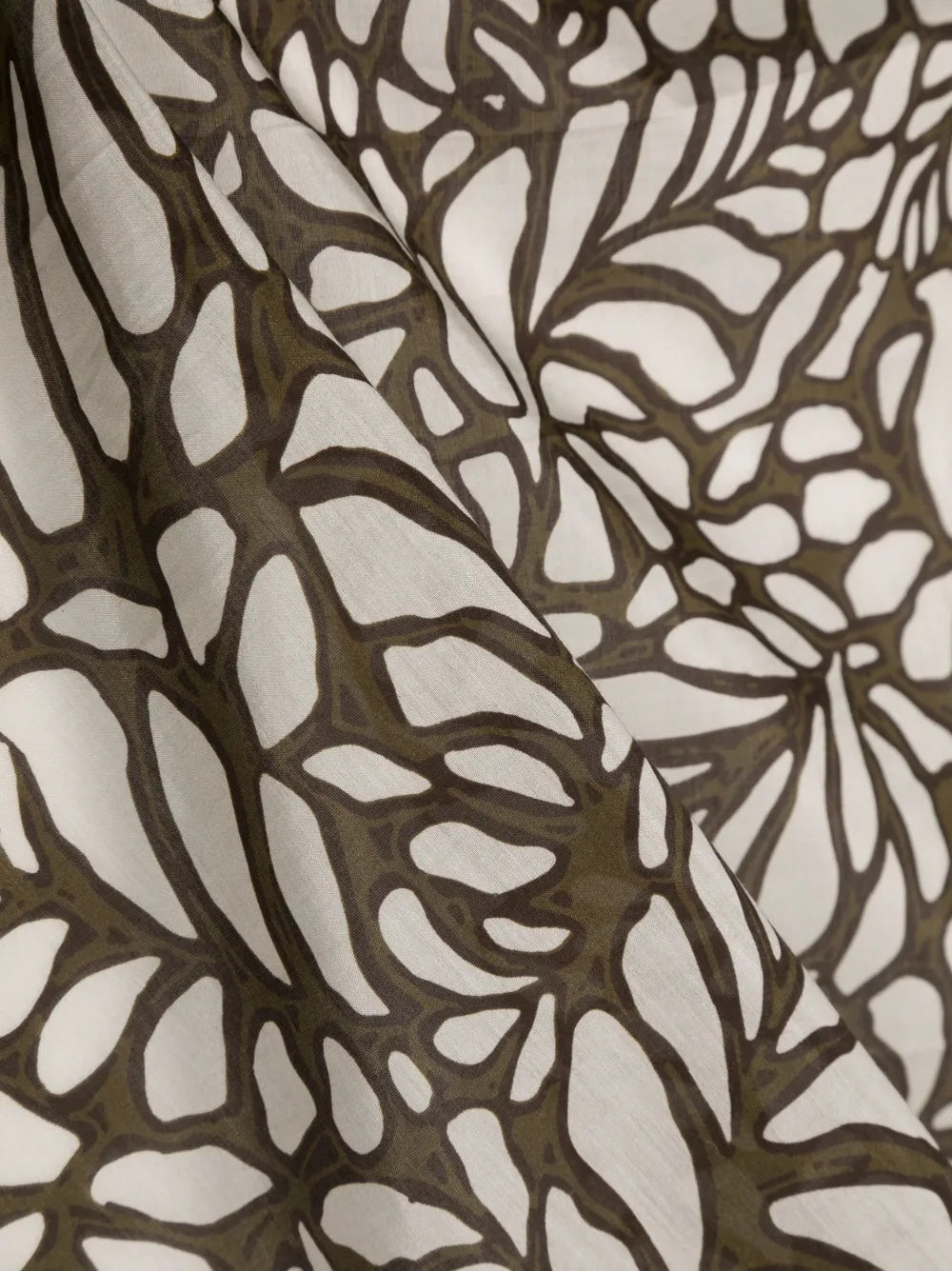 BRUNELLO CUCINELLI WOMEN'S LEAF-PATTERNED SCARF IN MILITARY GREEN