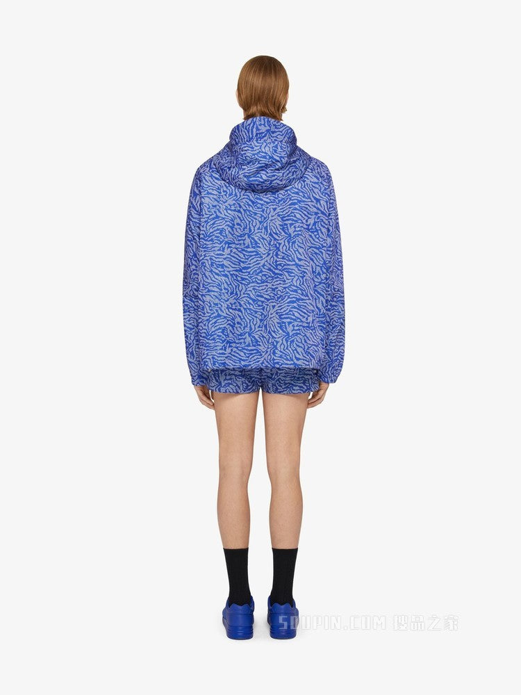 GIVENCHY MEN'S BLUE WHITE PRINT WINDBREAKER JACKET