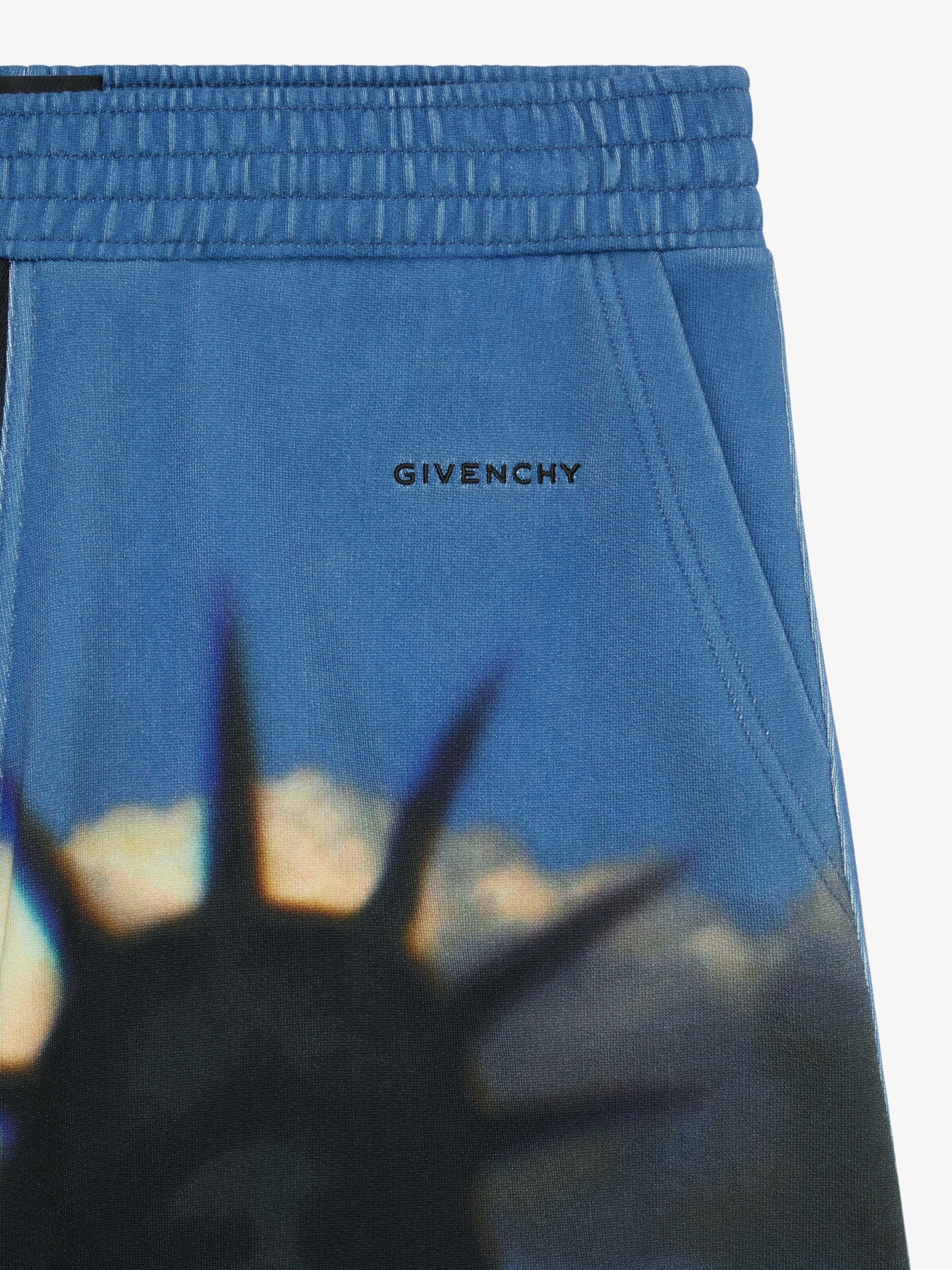 GIVENCHY MEN'S BOXY FIT SHORT NWT