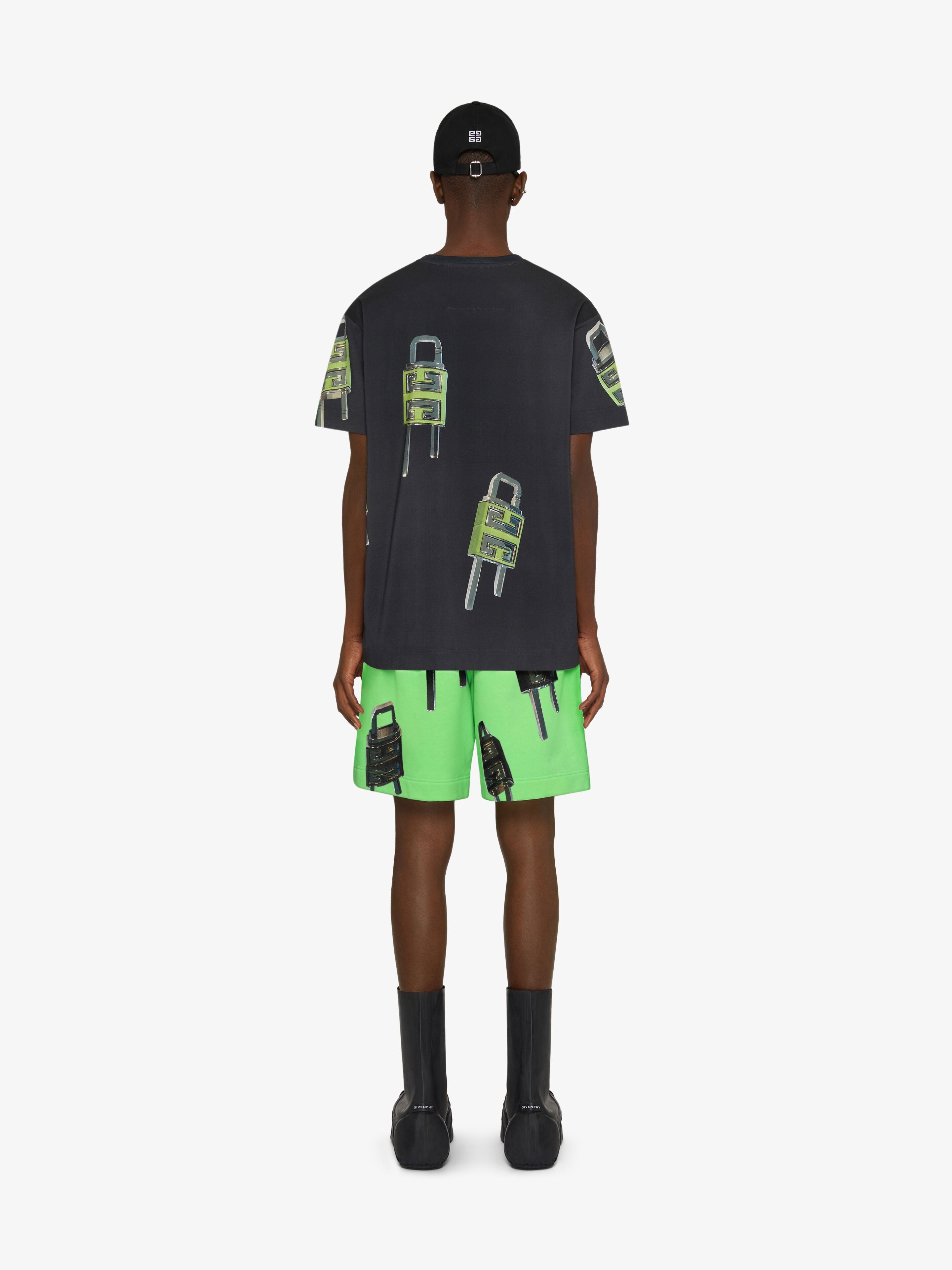 GIVENCHY MEN'S BOARD FIT BERMUDA SHORT NWT