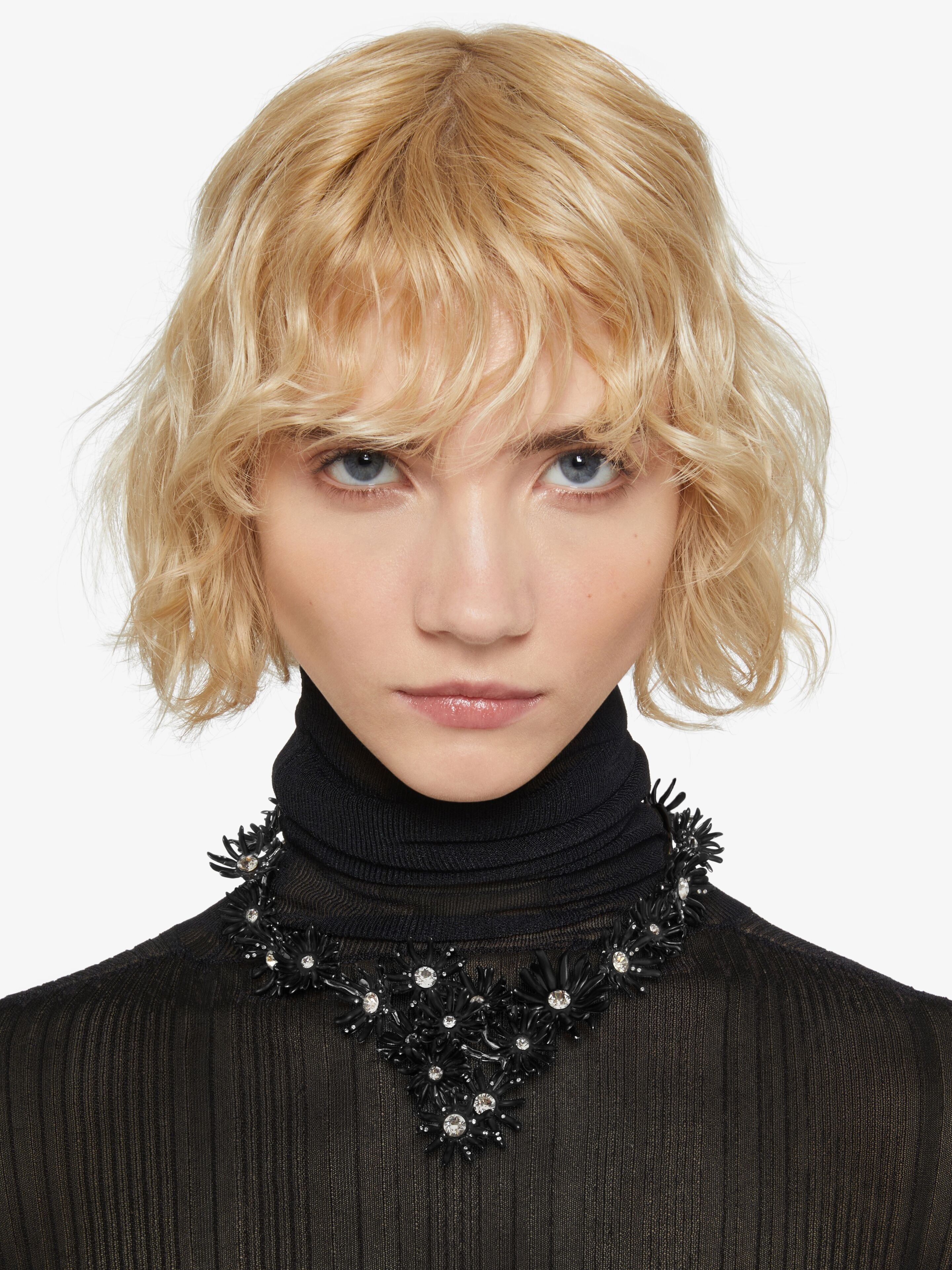 GIVENCHY WOMEN'S DAISY SHORT NECKLACE NWT