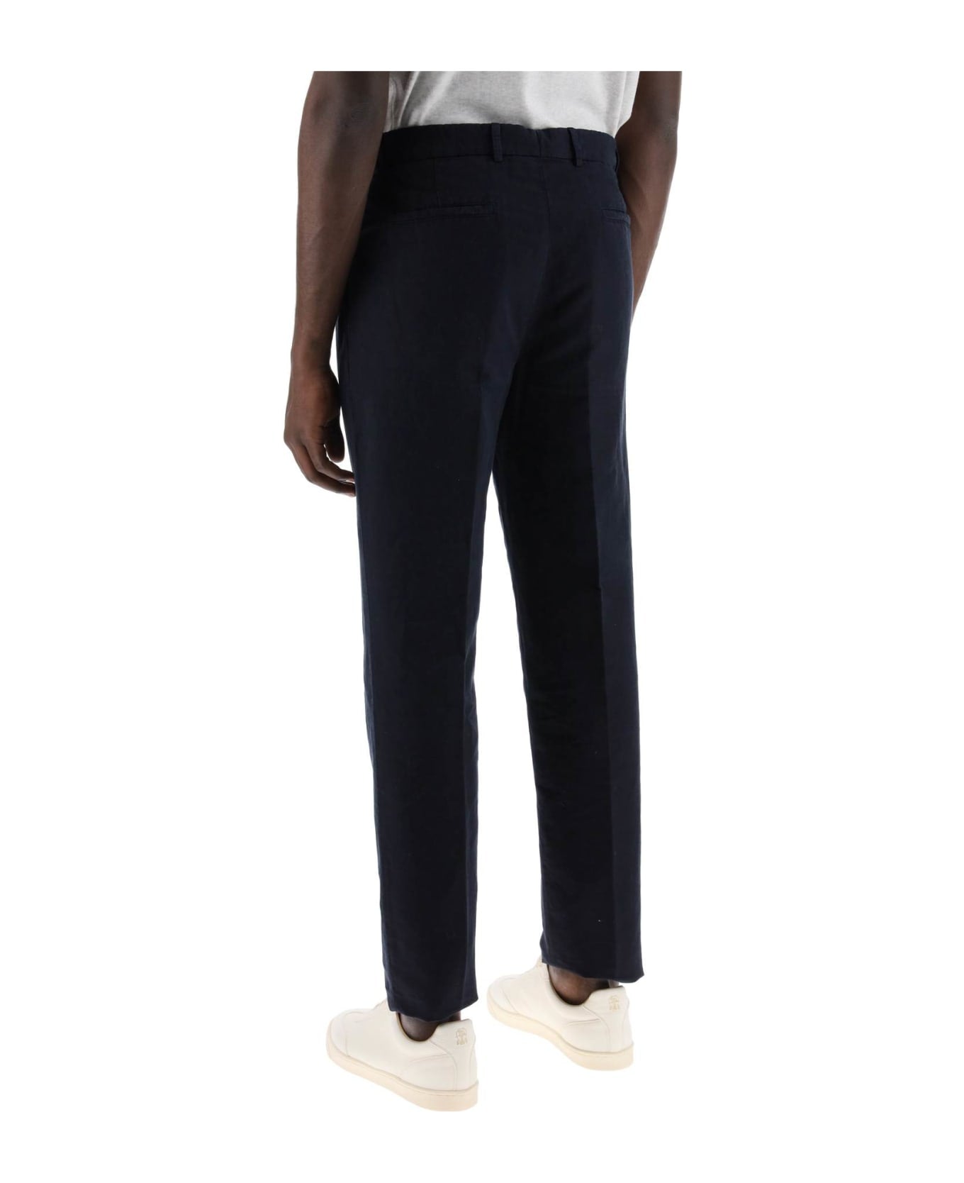 BRUNELLO CUCINELLI MEN'S NAVY LINEN BLEND TAILORED TROUSERS