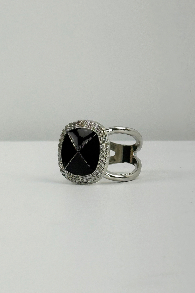 Max Simple Square Enamel Scarf Ring Black