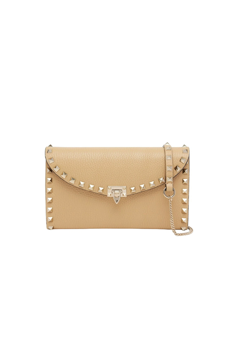 Valentino Garavani Rockstud beige grained calfskin wallet on chain