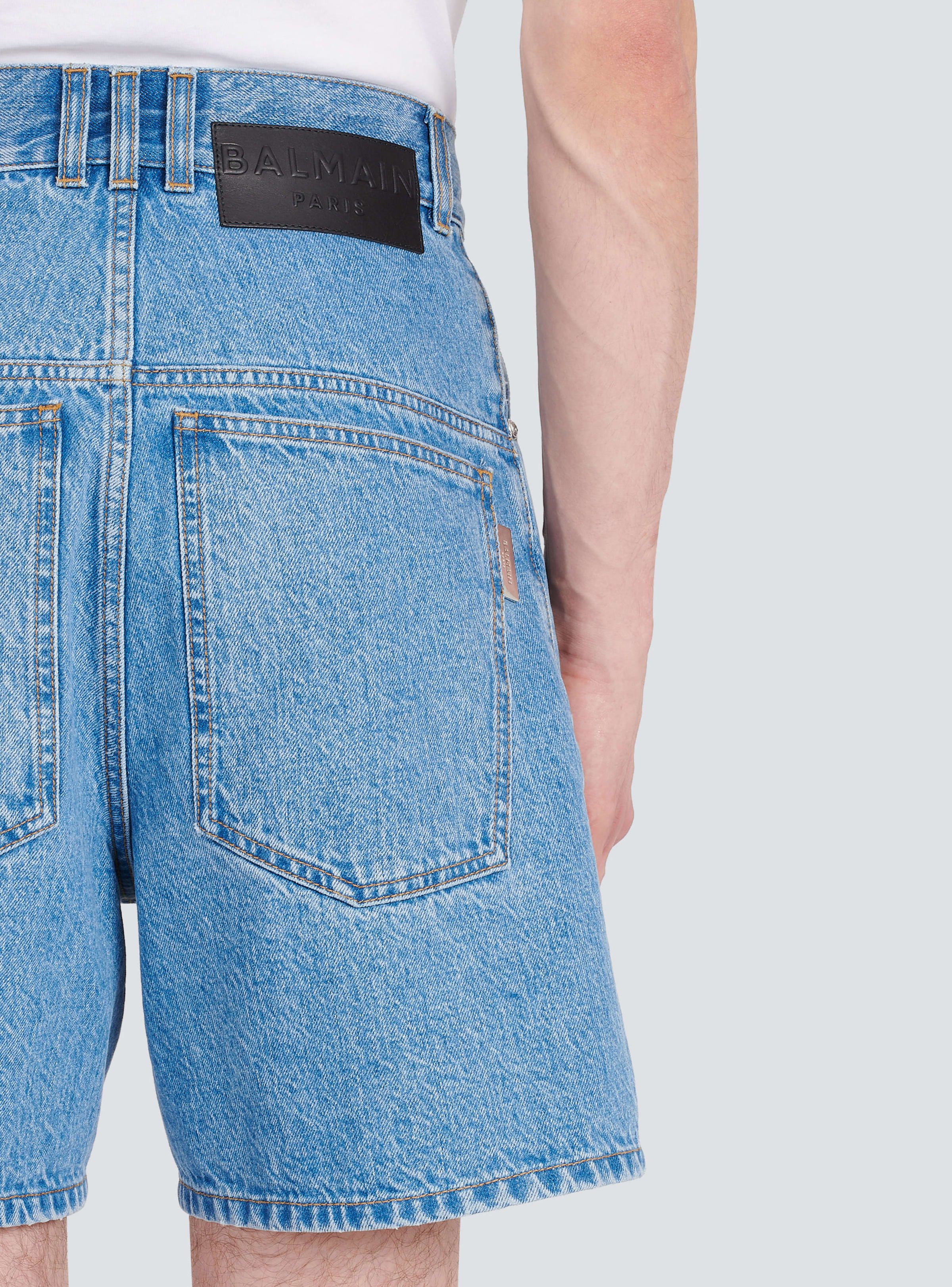 BALMAIN MEN'S SHORT DENIM LARGE NWT