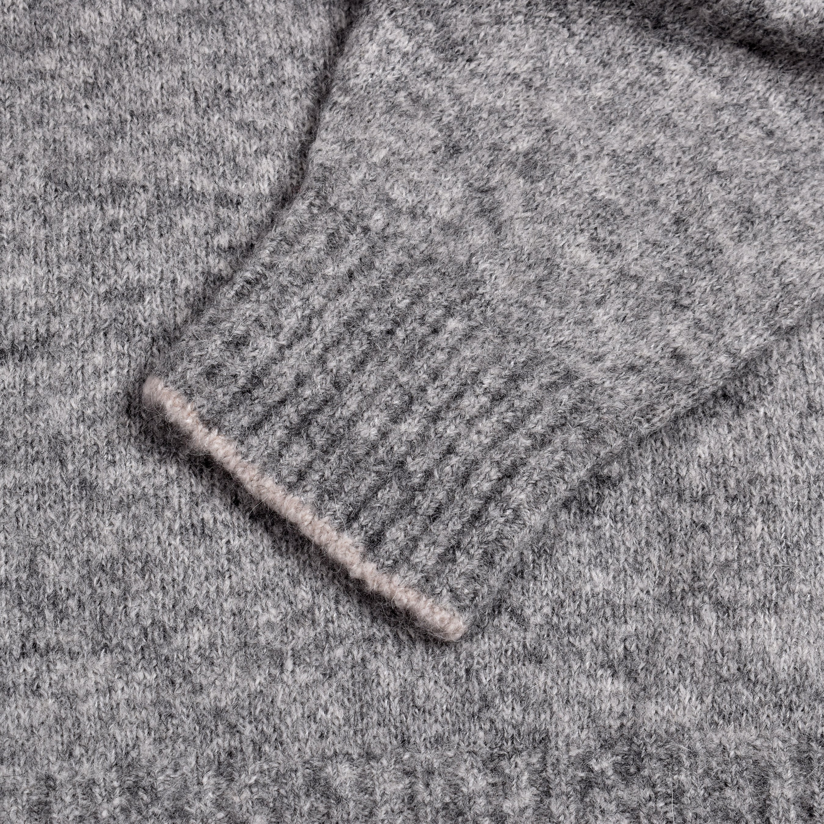 BRUNELLO CUCINELLI MEN'S GRAY WOOL BLEND KNIT SWEATER