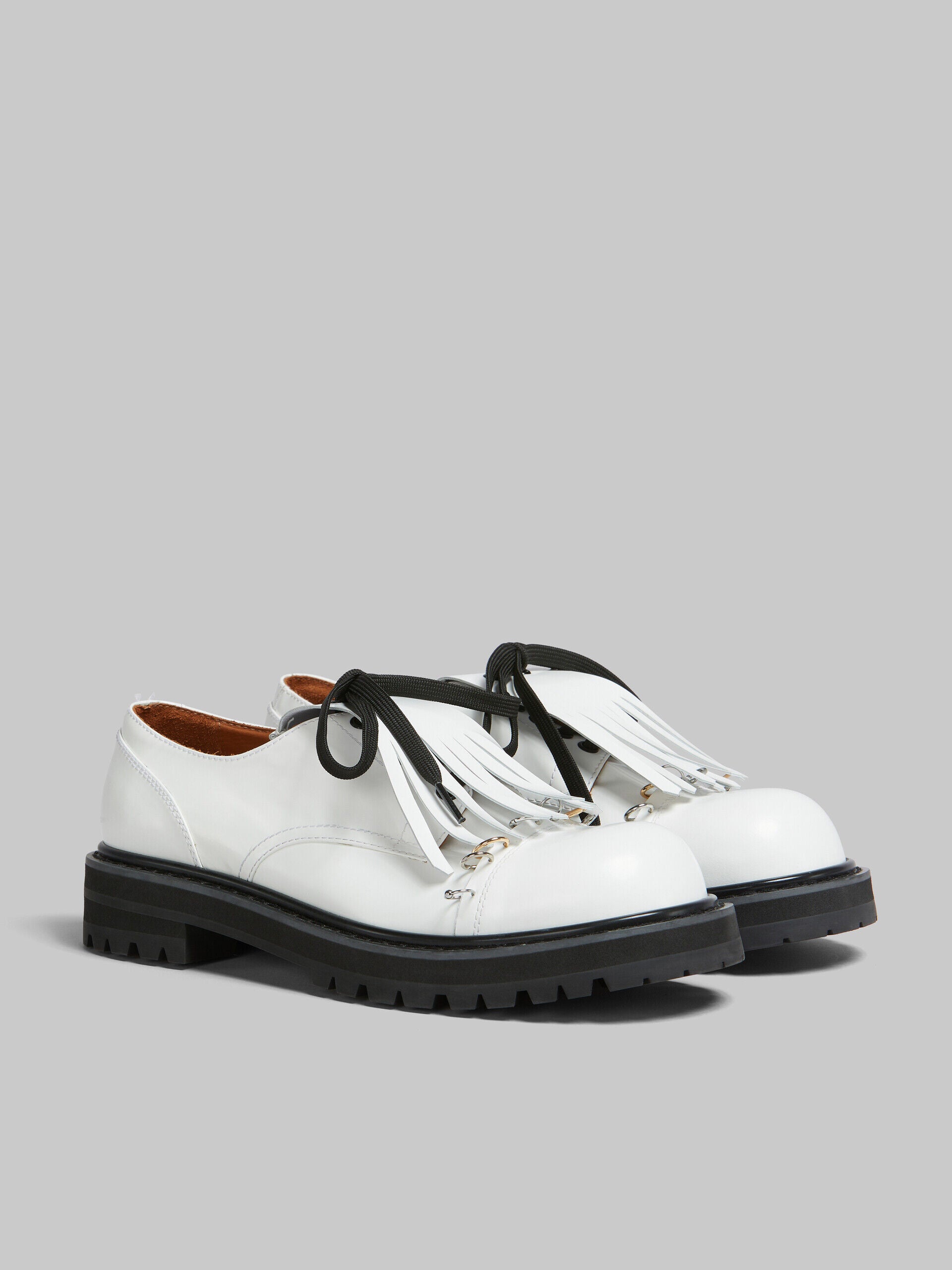 MARNI MEN'S WHITE LEATHER FRINGE SHOES