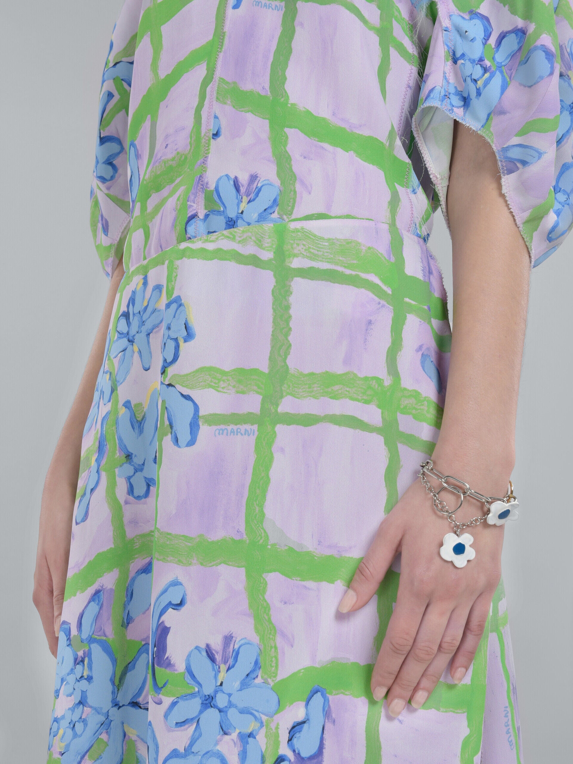 MARNI WOMEN'S STONE WHITE FLORAL CHAIN BRACELET