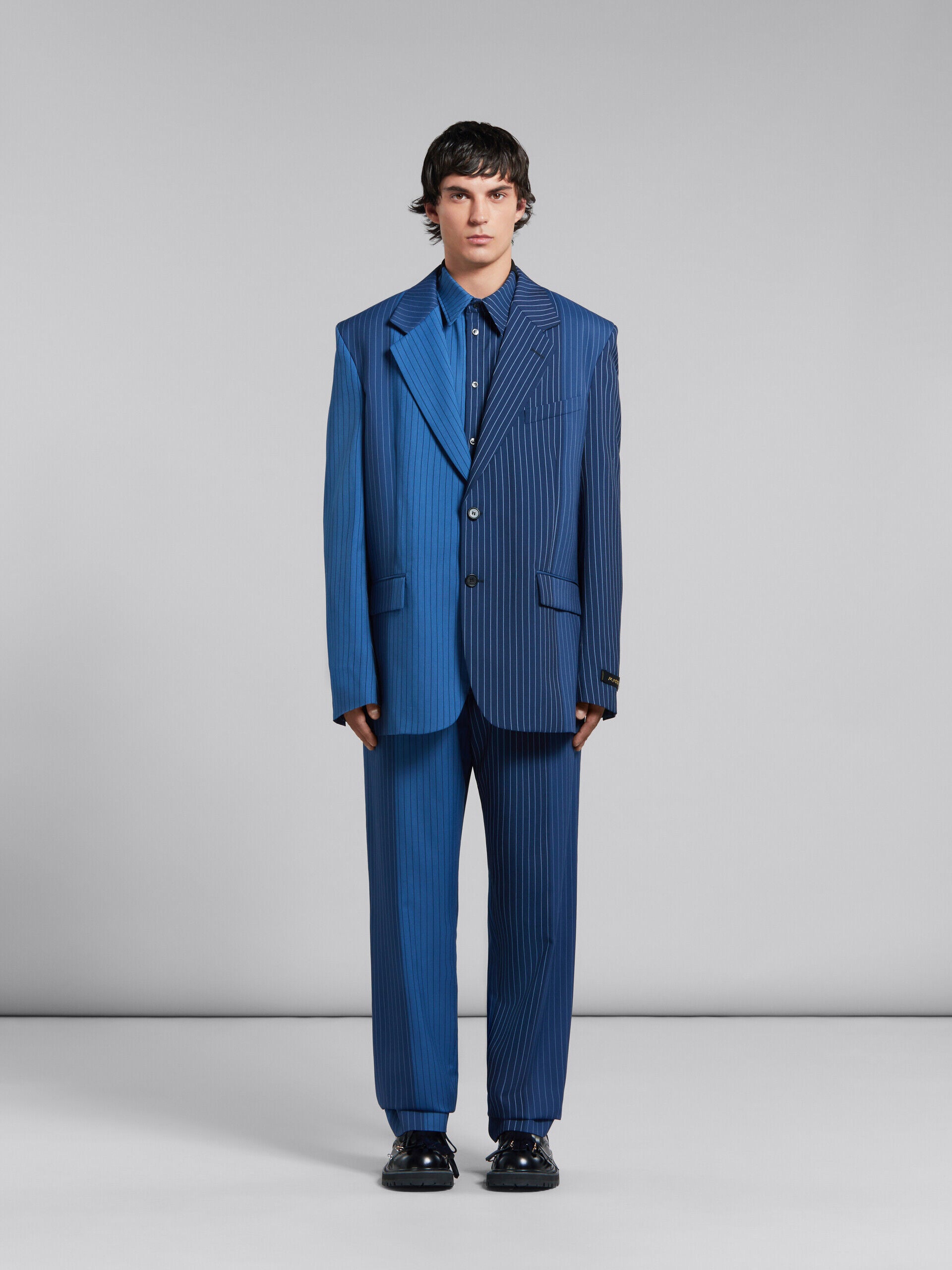 MARNI MEN'S BLUE PINSTRIPE TAILORED BLAZER