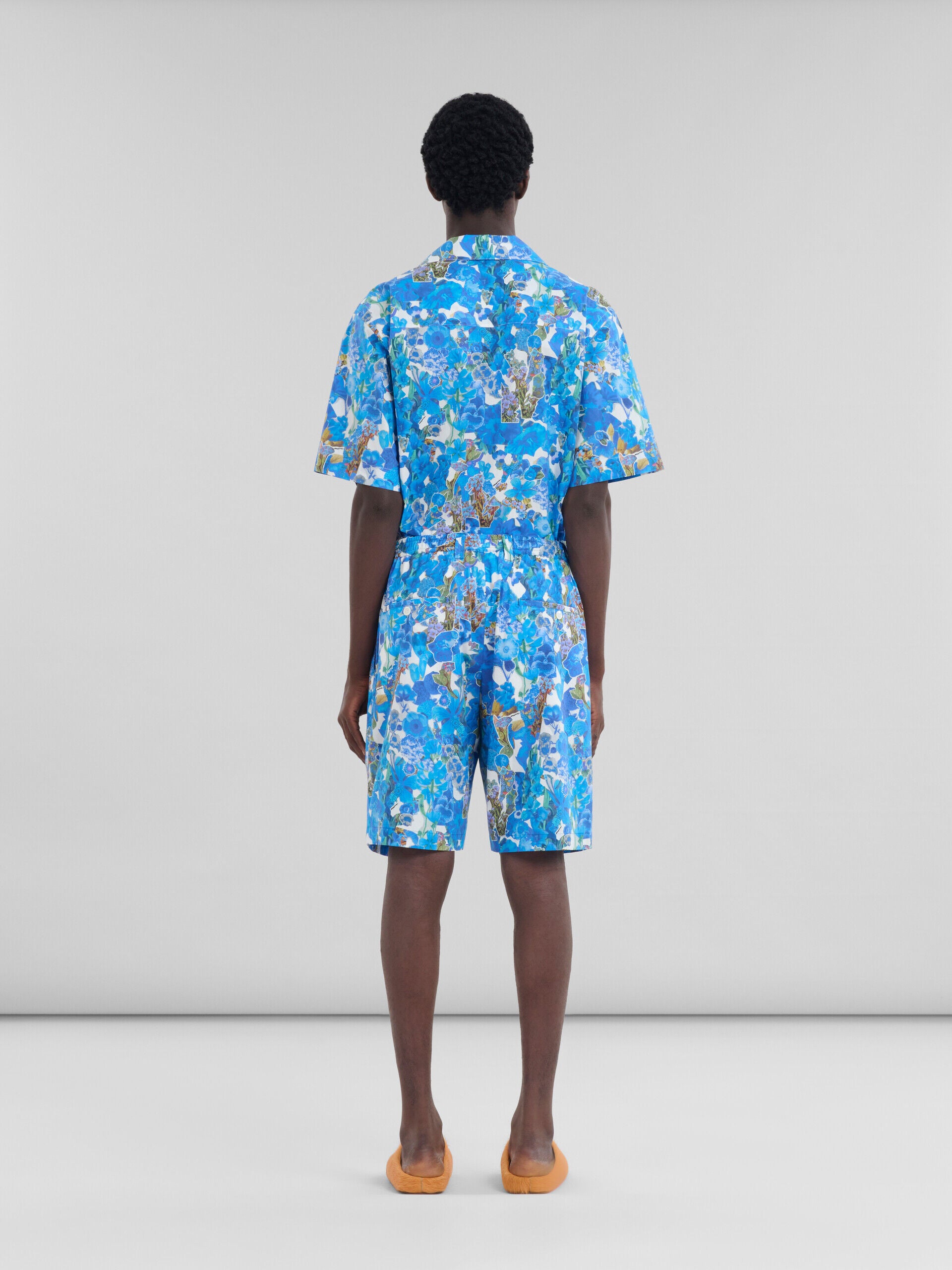 MARNI MEN'S COBALT FLORAL PRINT TAILORED SHORTS