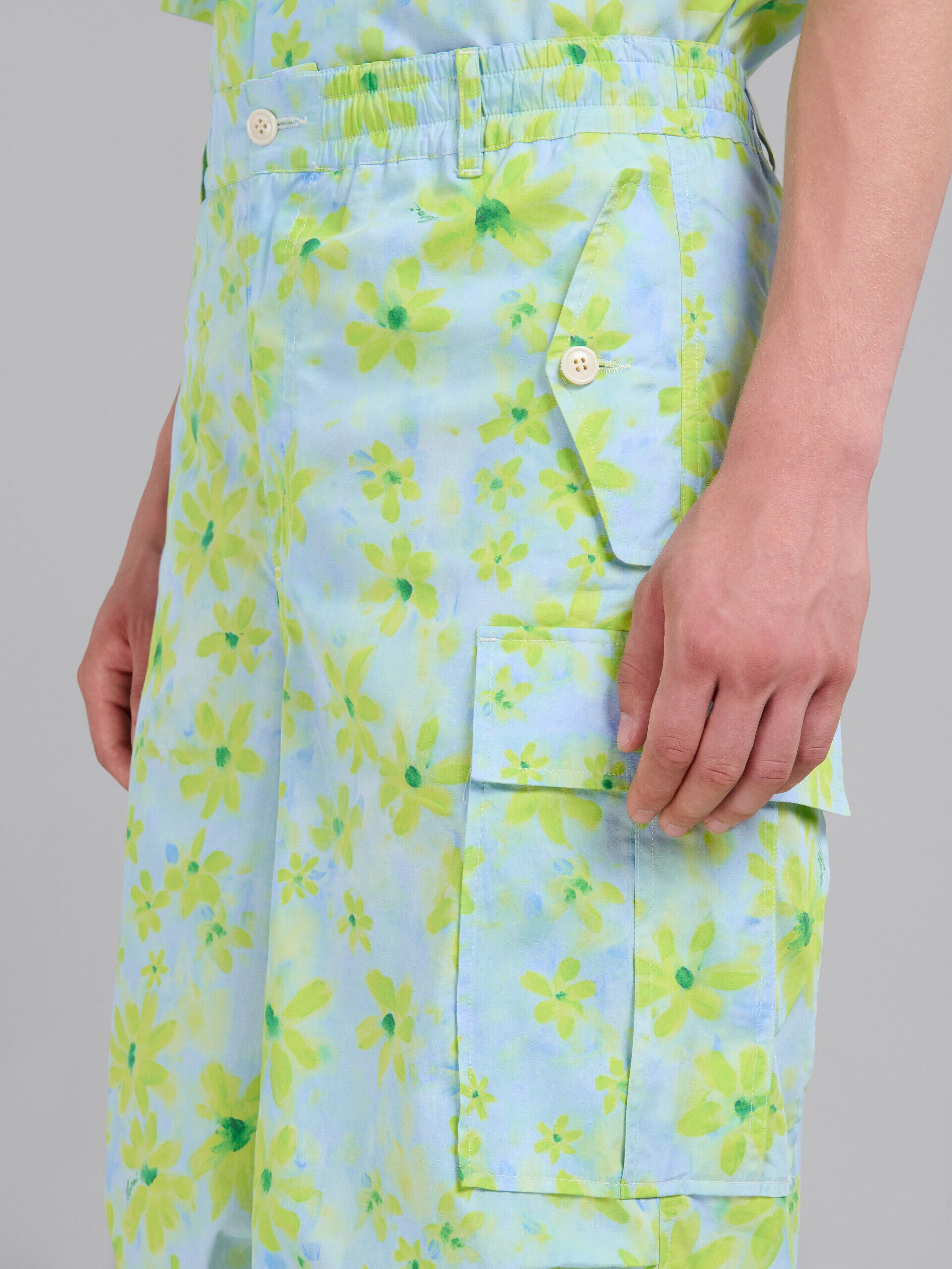 MARNI MEN'S AQUAMARINE FLORAL WIDE-LEG CARGO TROUSERS