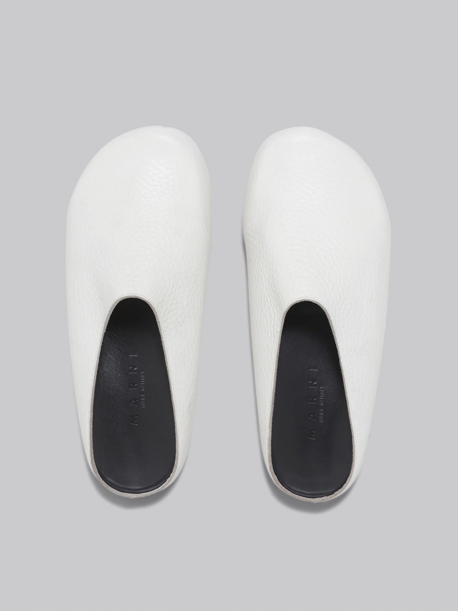 MARNI MEN'S WHITE LEATHER MULE SHOES