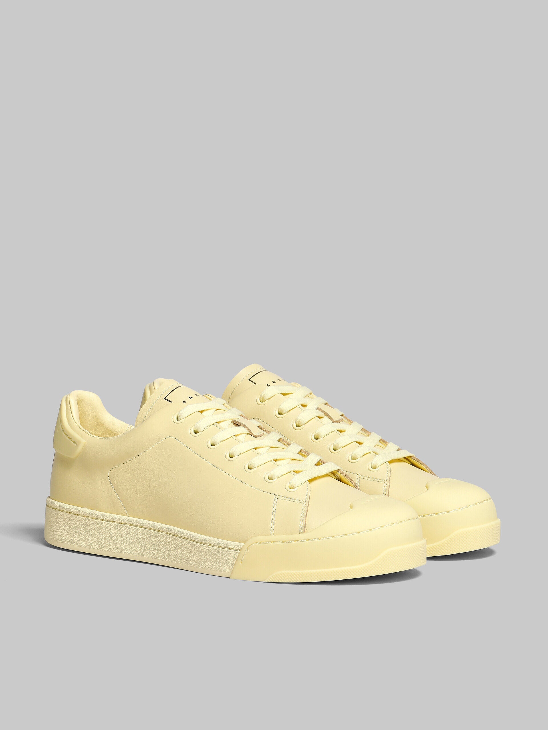MARNI MEN'S PALE YELLOW LEATHER SNEAKERS