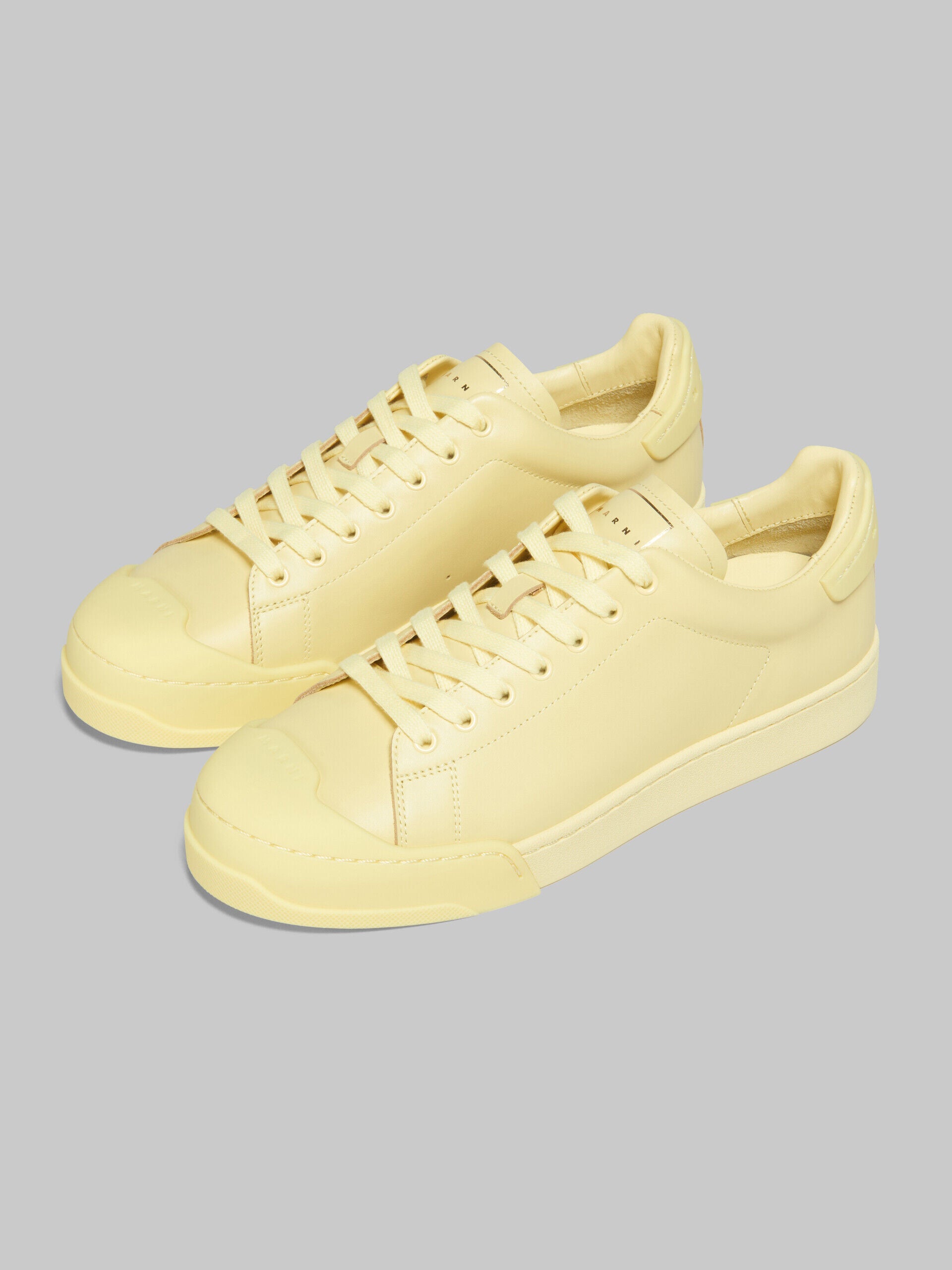MARNI MEN'S PALE YELLOW LEATHER SNEAKERS