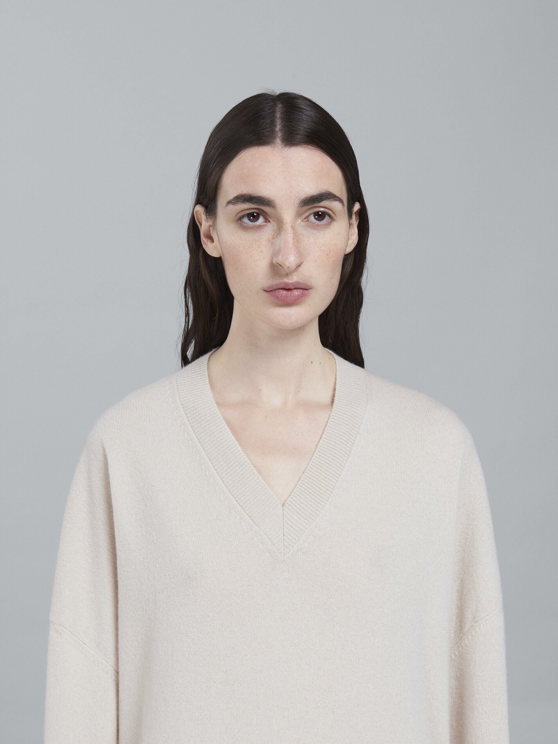 MARNI WOMEN'S CREAM V-NECK PULLOVER SWEATER
