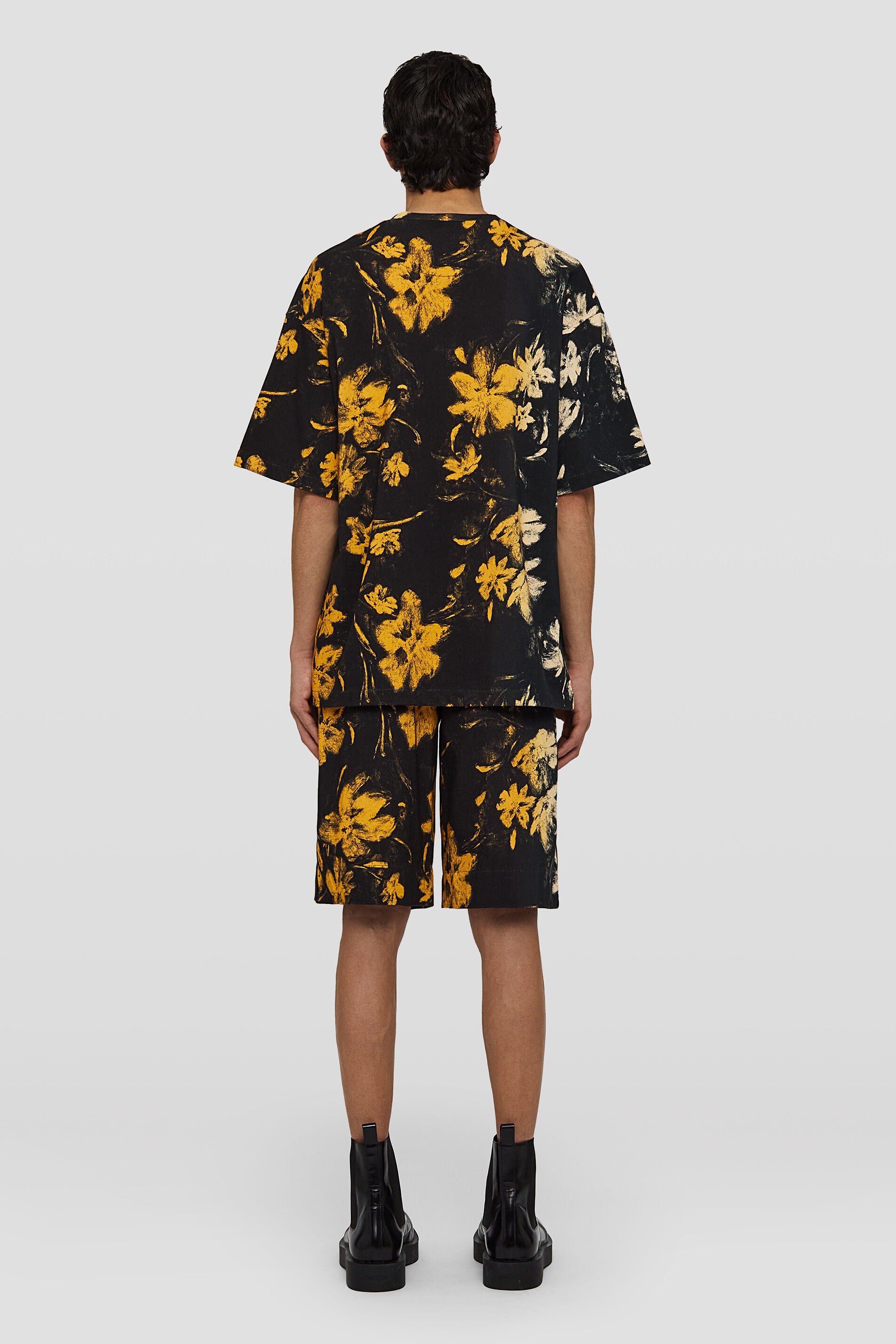 JIL SANDER MEN'S BLACK FLORAL TAILORED SHORTS