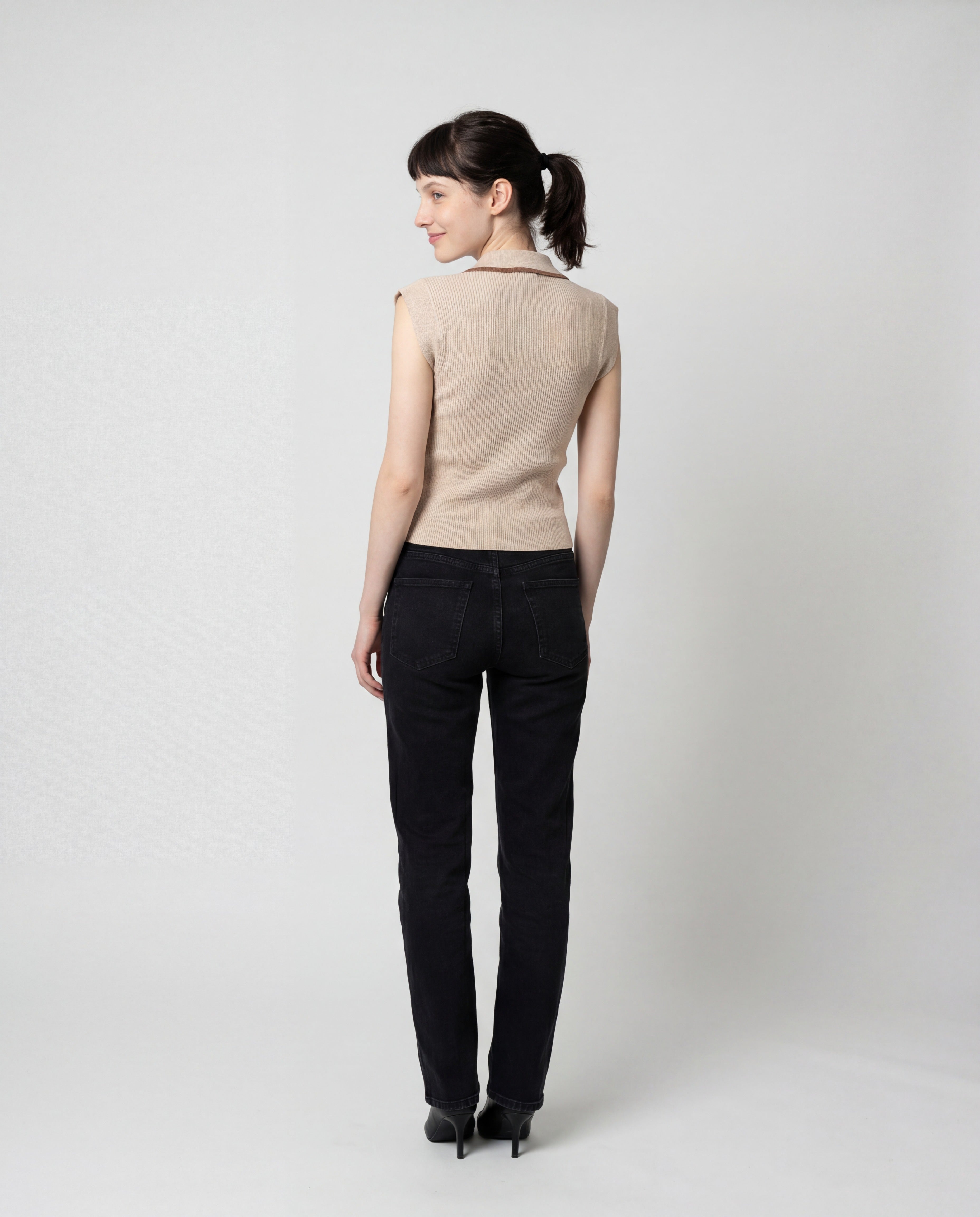 BRUNELLO CUCINELLI WOMEN'S BEIGE CASHMERE SLEEVELESS CARDIGAN