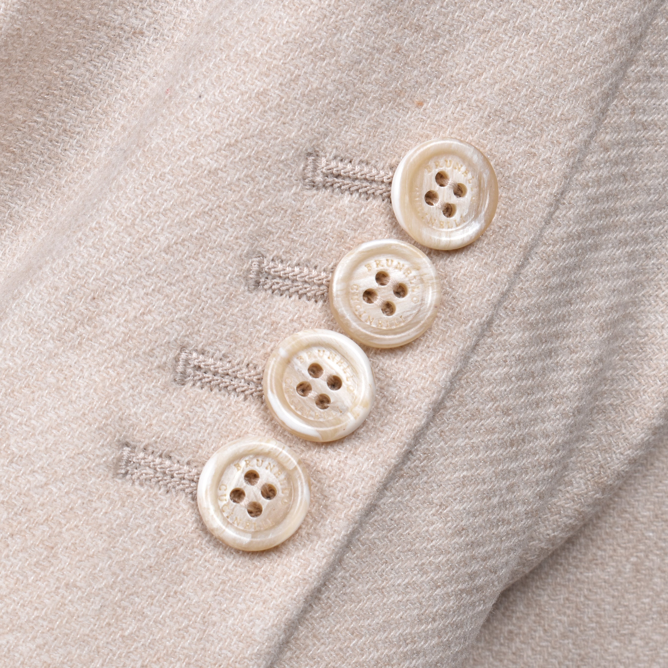 BRUNELLO CUCINELLI MEN'S SAND CASHMERE BLEND THREE-BUTTON BLAZER