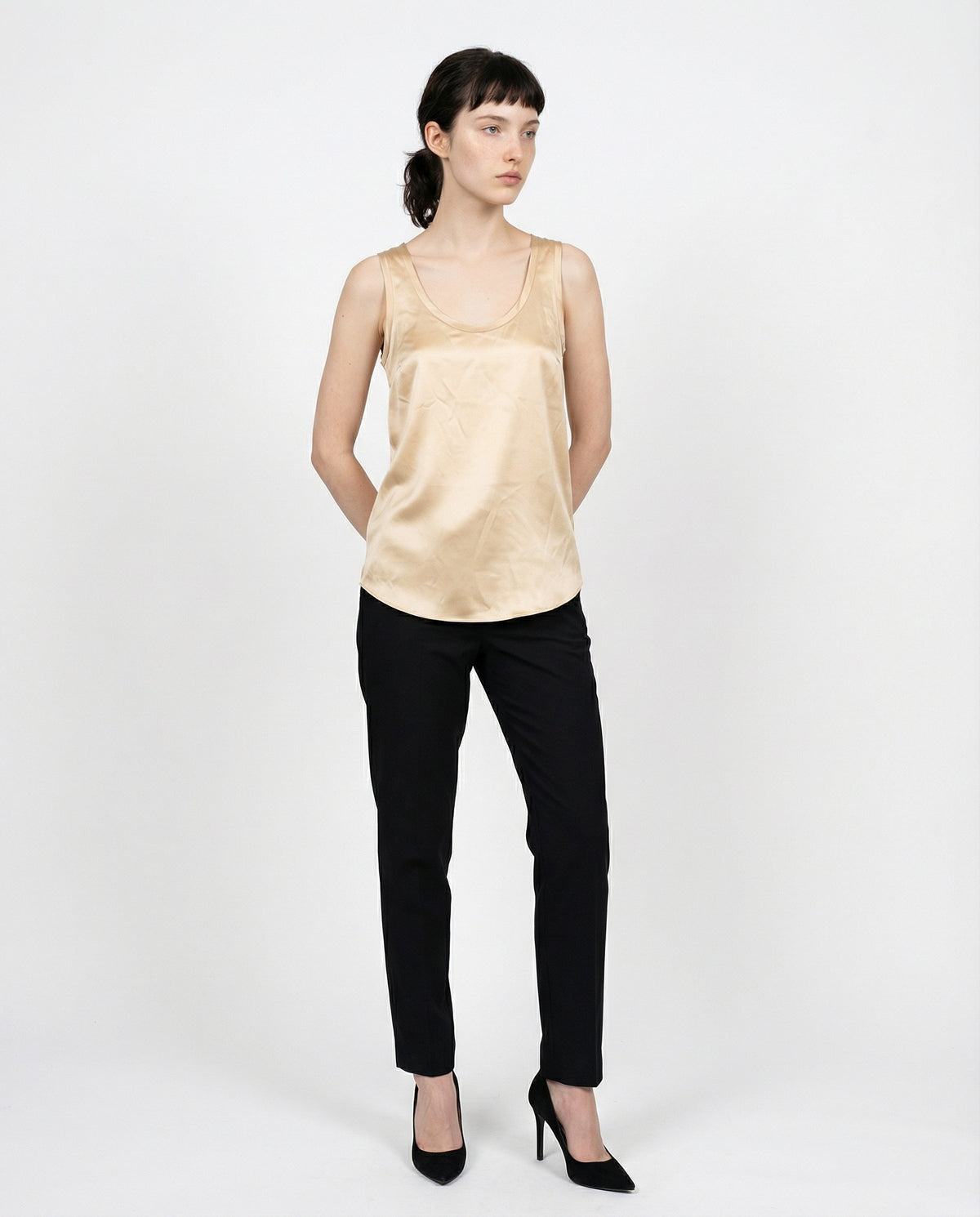 BRUNELLO CUCINELLI WOMEN'S LIGHT BEIGE SILK TANK SHIRT