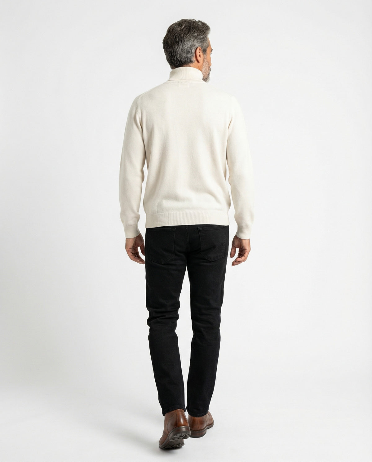 BRUNELLO CUCINELLI MEN'S OFF WHITE CASHMERE TURTLENECK SWEATER