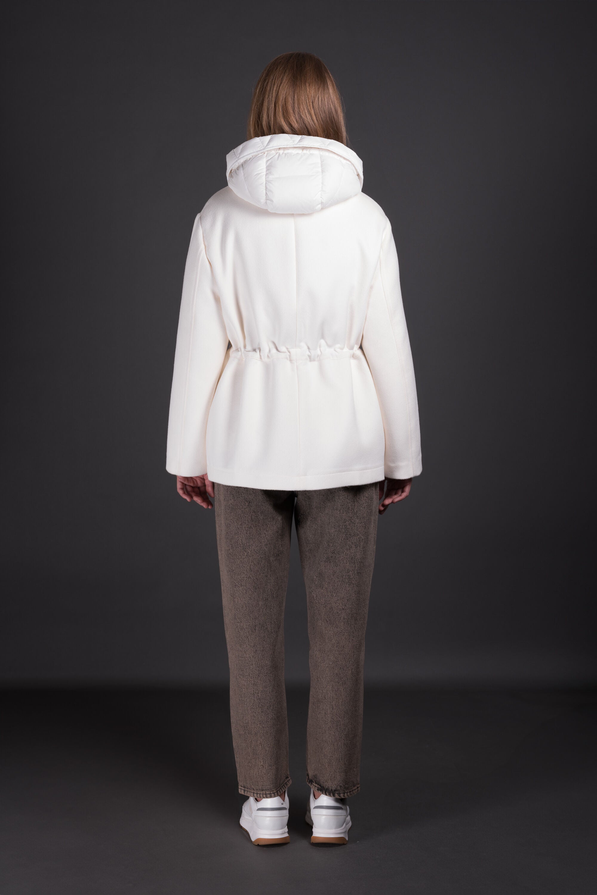 MOORER WOMEN'S WHITE HOODED DRAWSTRING JACKET