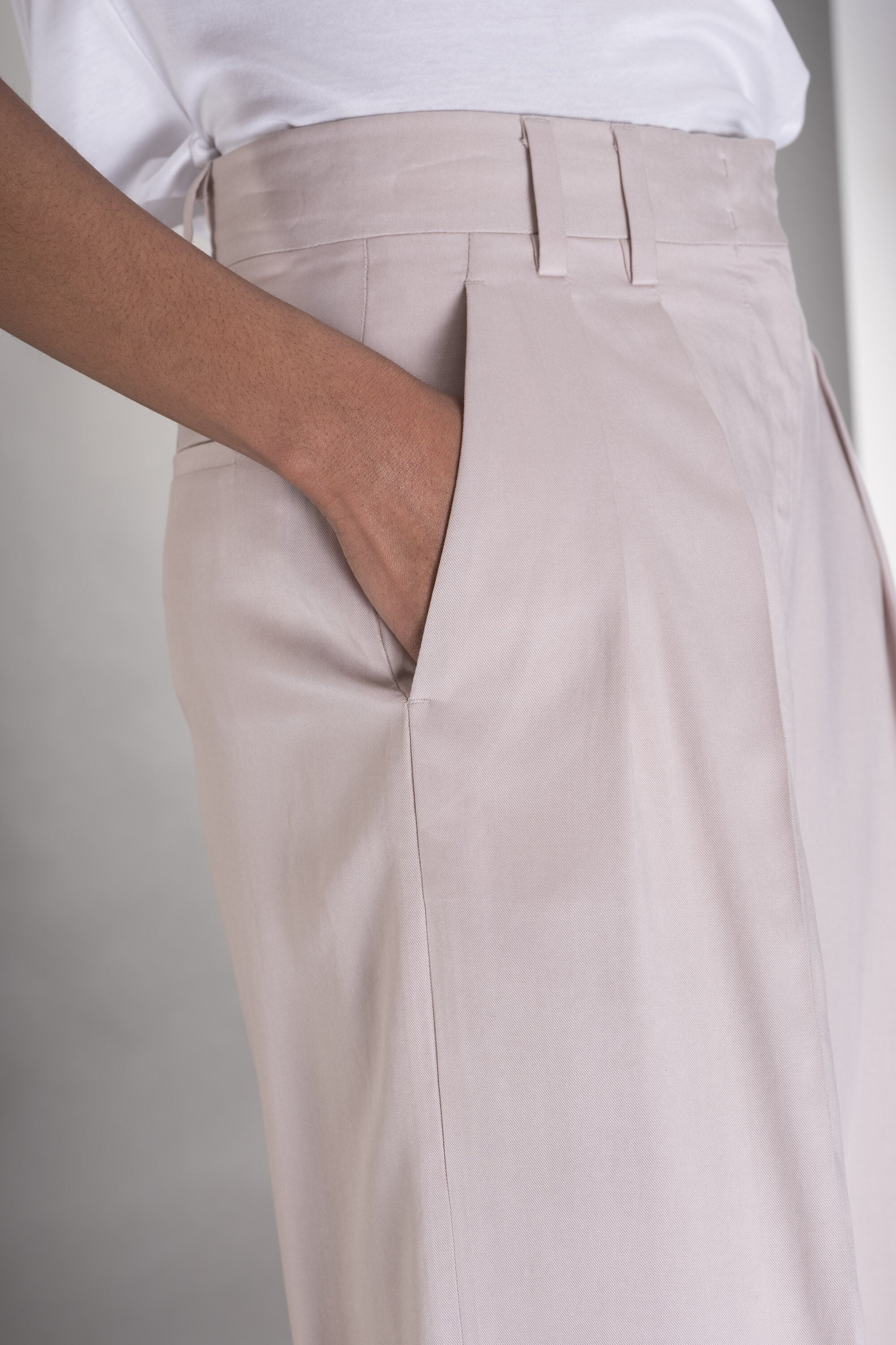 MOORER WOMEN'S LIGHT BEIGE WIDE-LEG TROUSERS