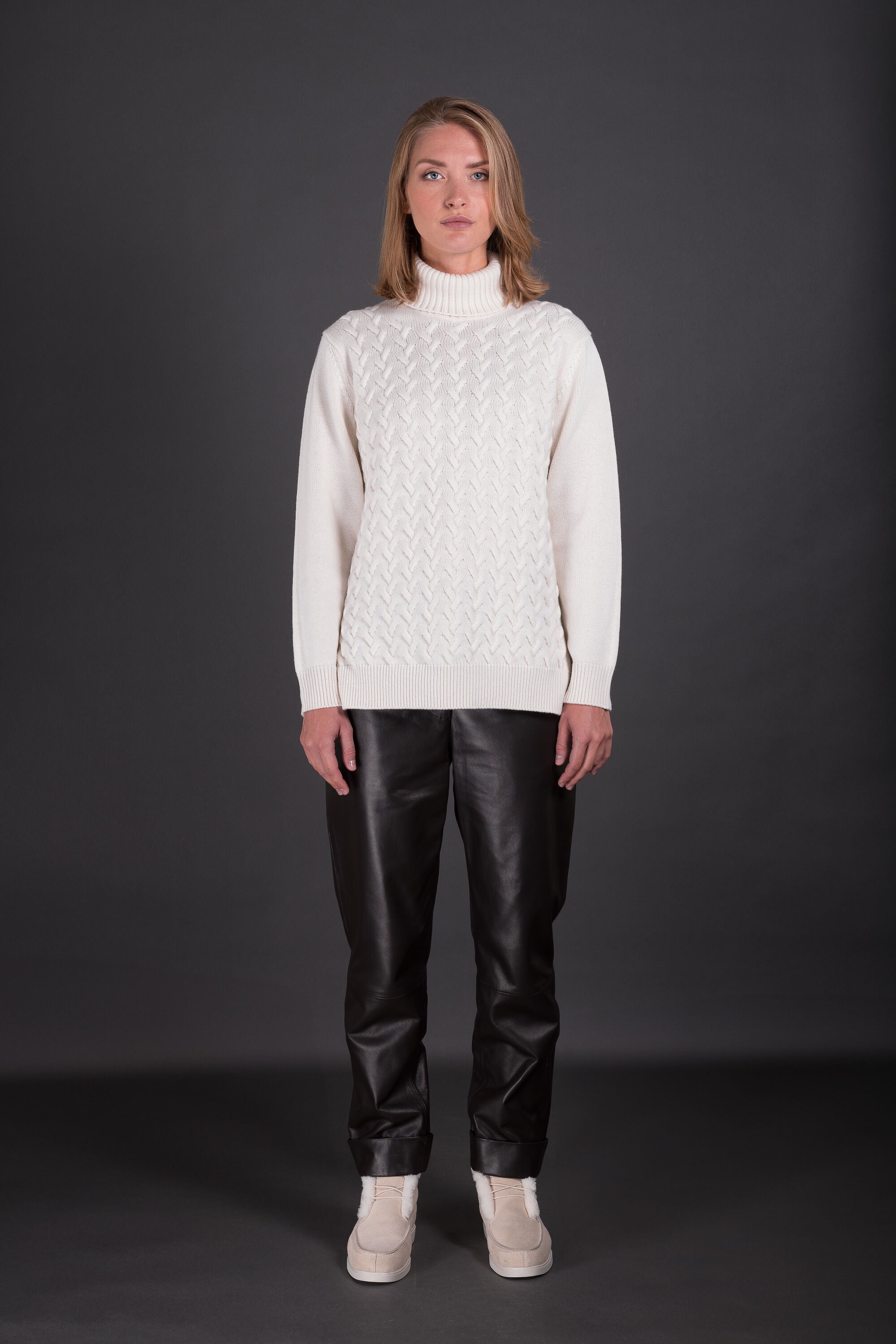 MOORER WOMEN'S WHITE CABLE KNIT SWEATER