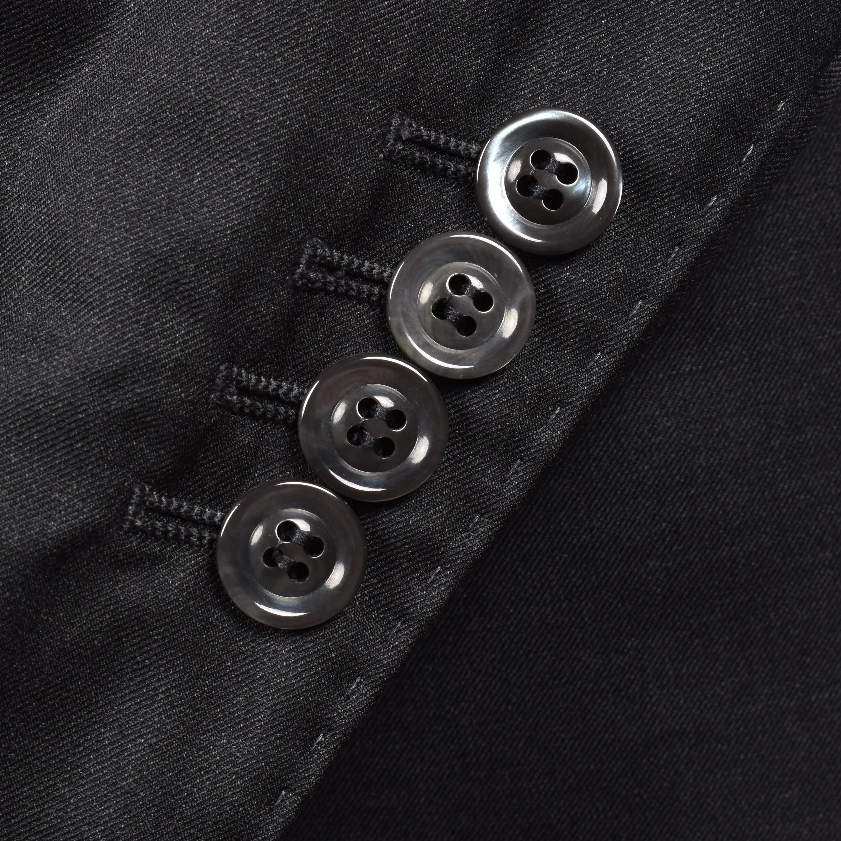 BRUNELLO CUCINELLI MEN'S BLACK VIRGIN WOOL DINNER JACKET